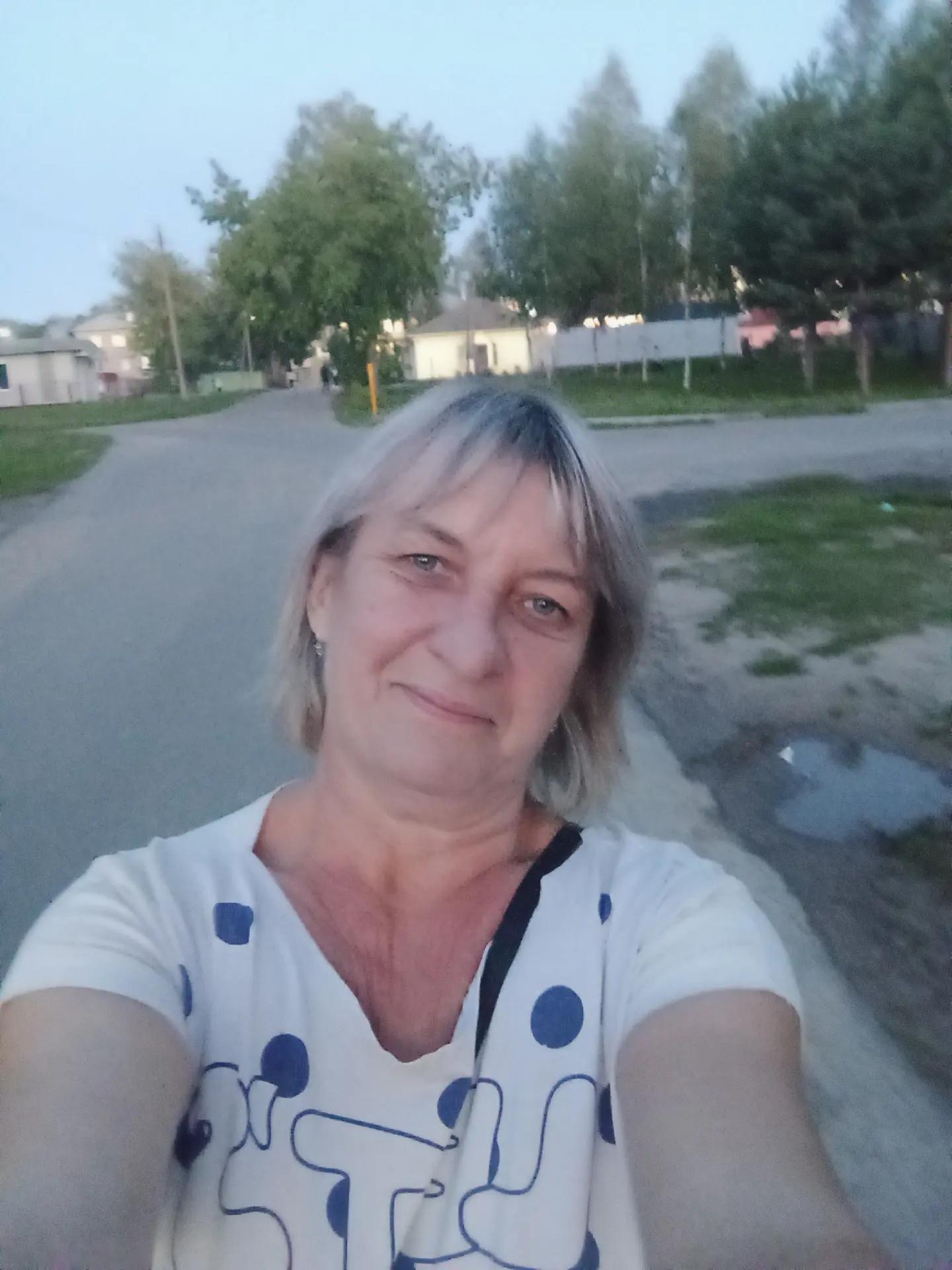 @Королева бабушек тут только я!