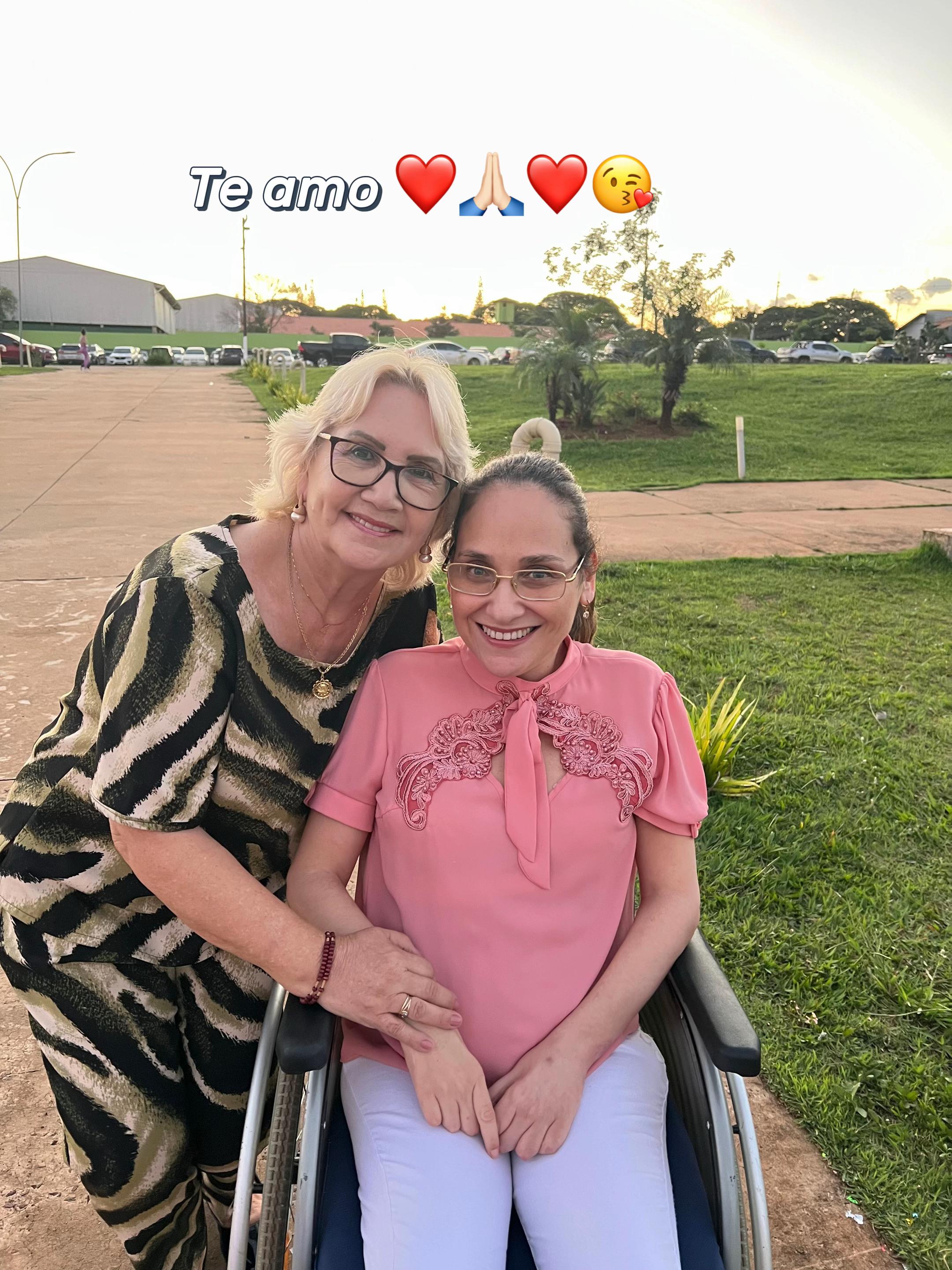 @AmaliaSalinas