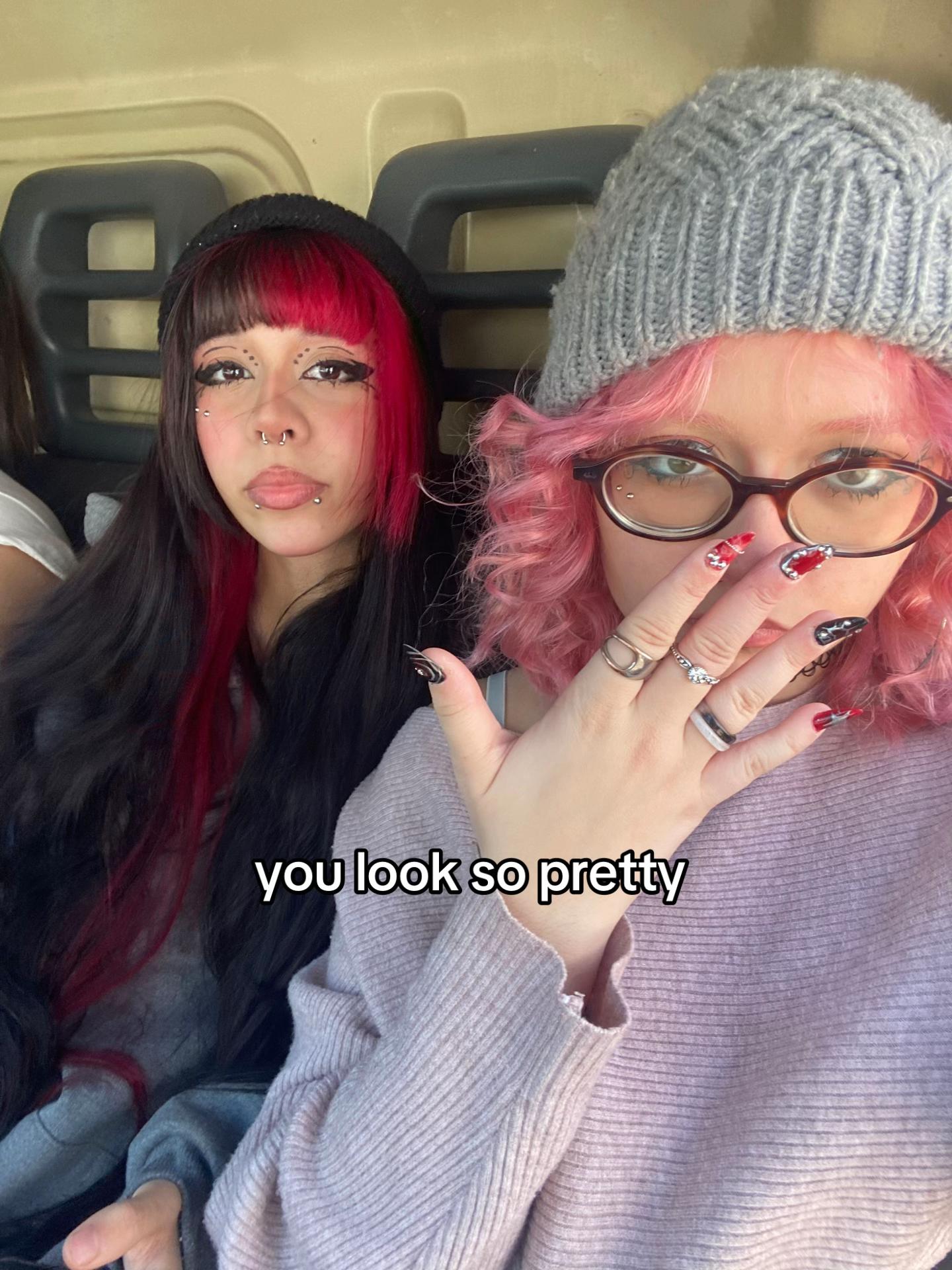 @MALUca bnd&bull;VIU O SKZ E O NEXZ