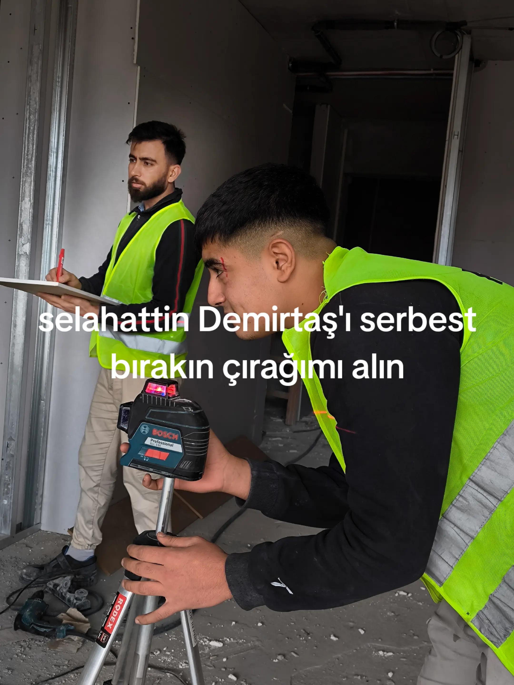 @😎