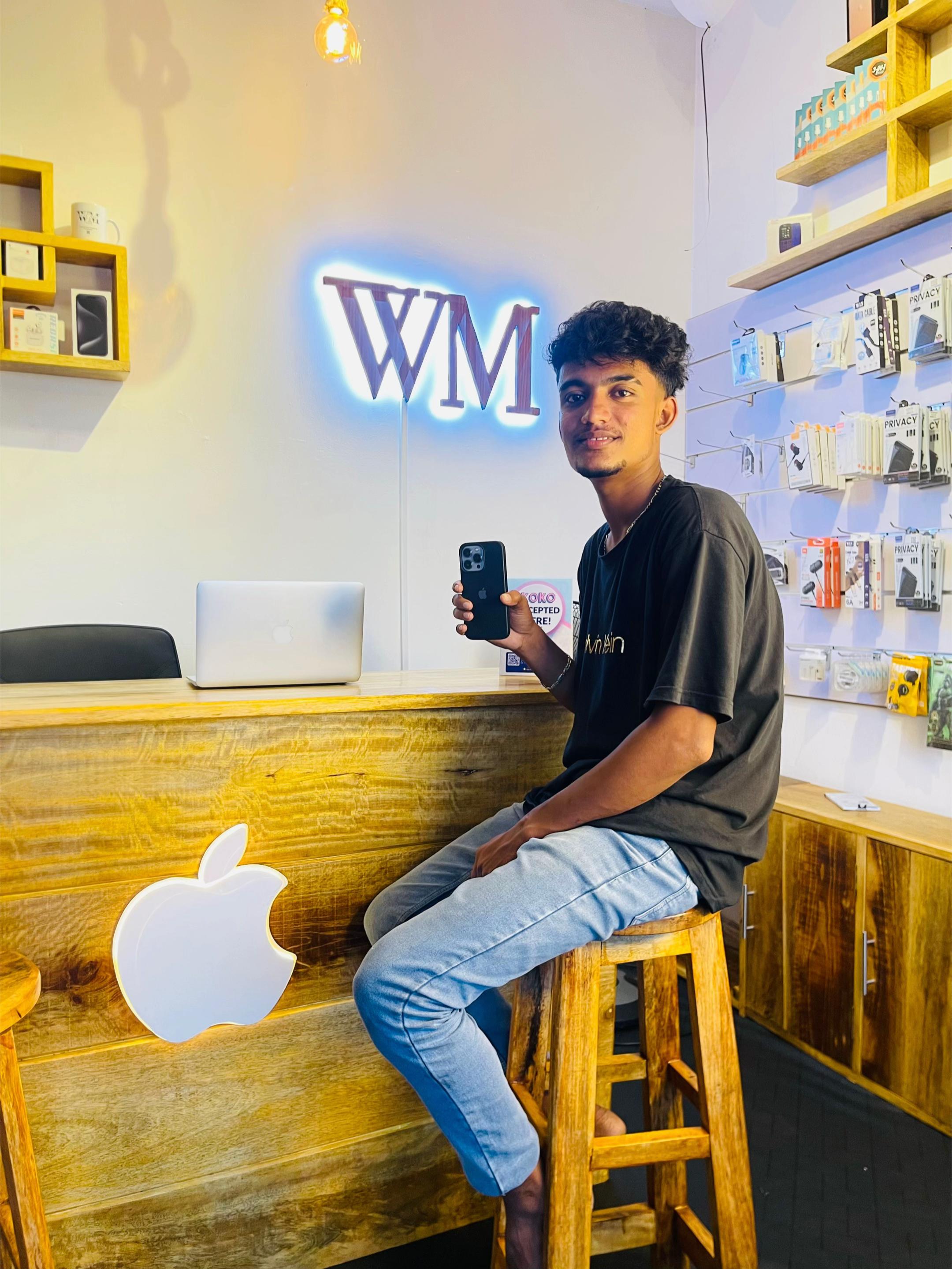 @white_martishop