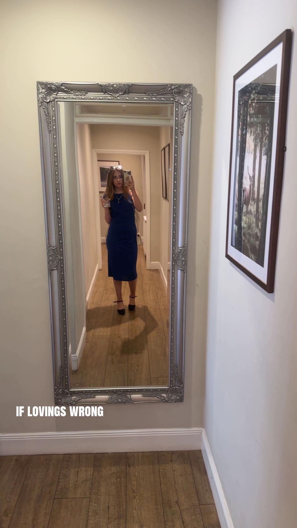 @𝐜𝐡𝐥𝐨𝐞𝐥𝐚𝐯𝐞𝐫𝐲 🪷