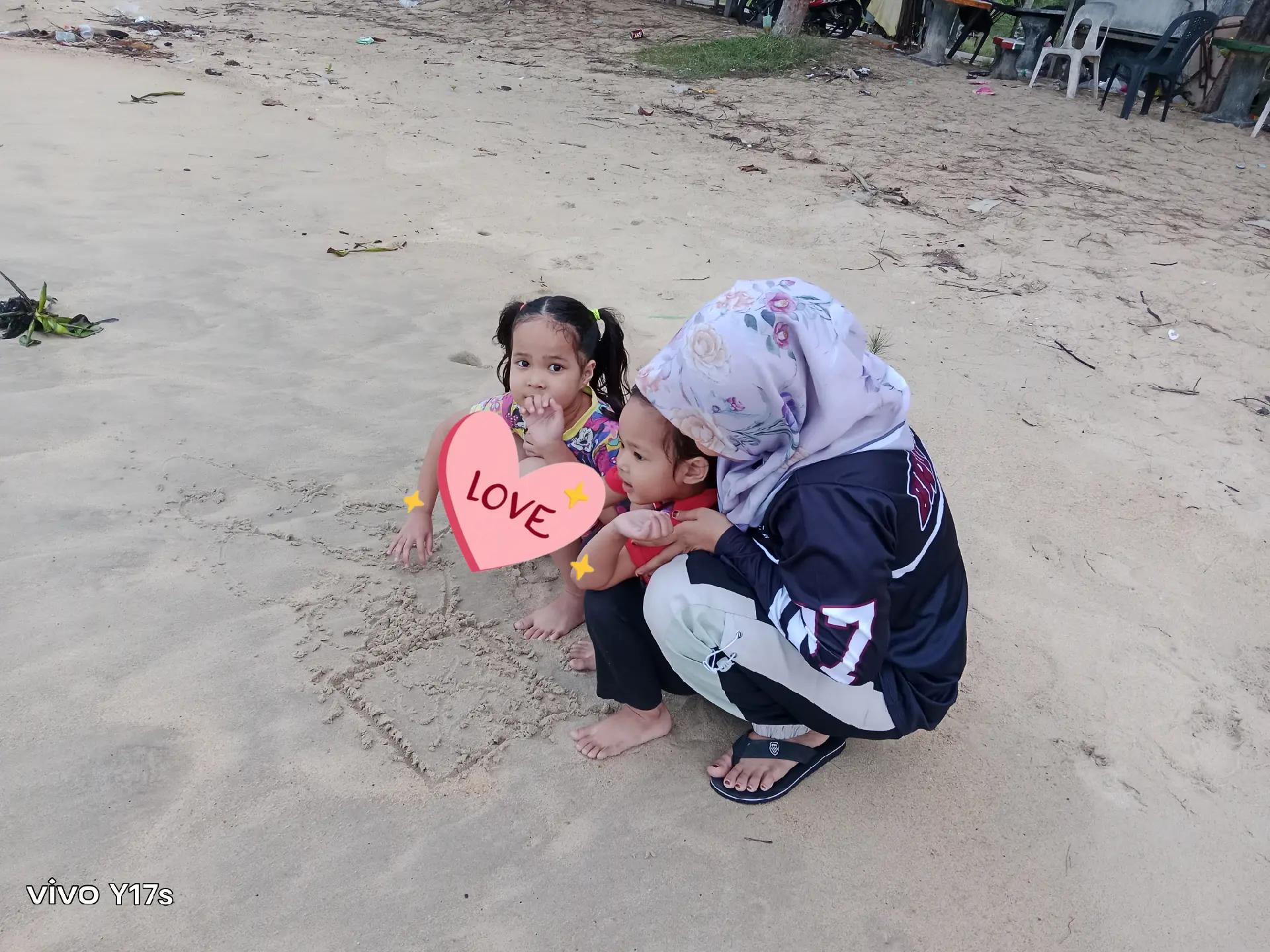 @⤹★ PieyQah Azmi ★⤸