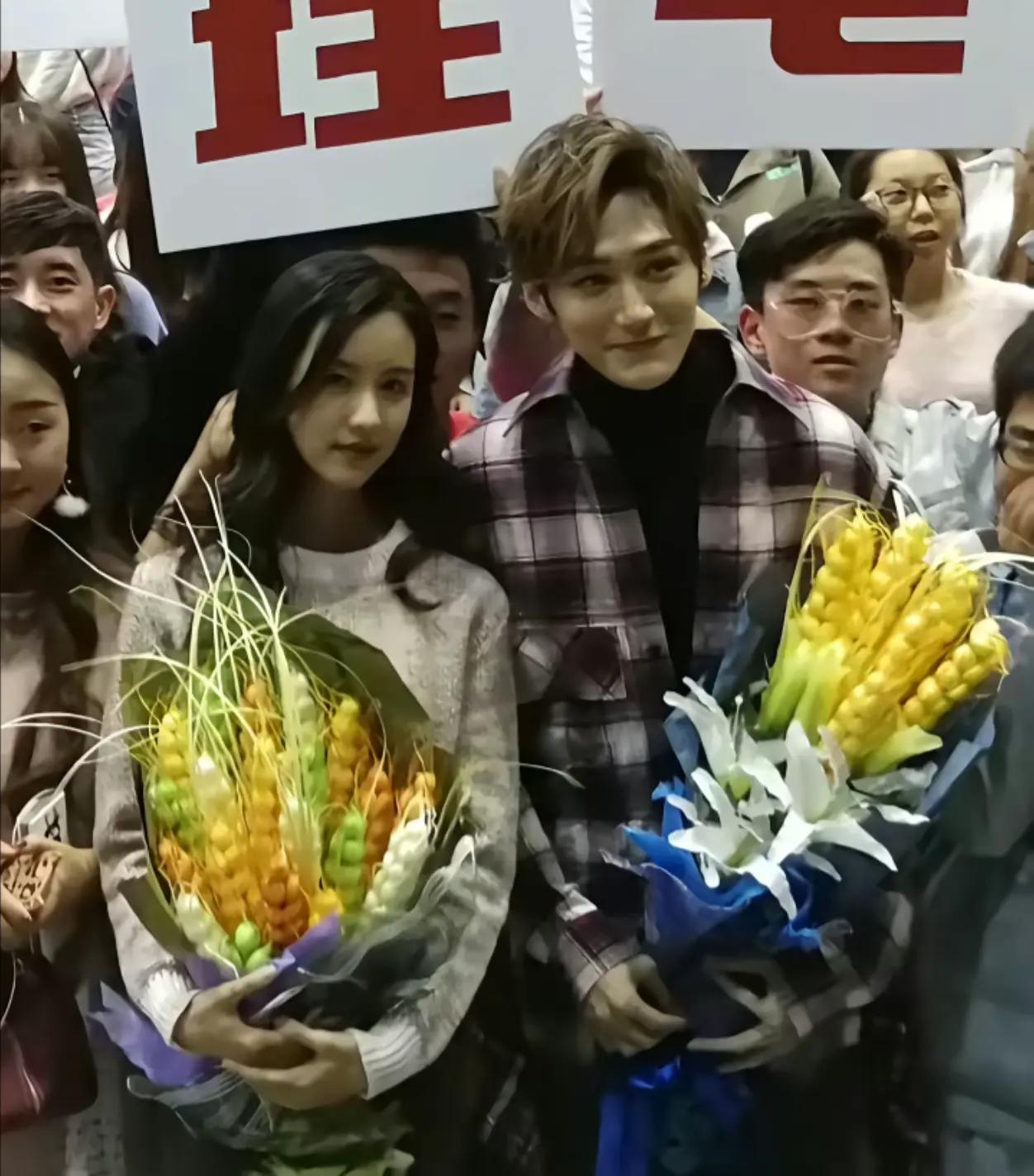 @草稿纸上的你_雾与都 Duchauda_Phouyenhoa