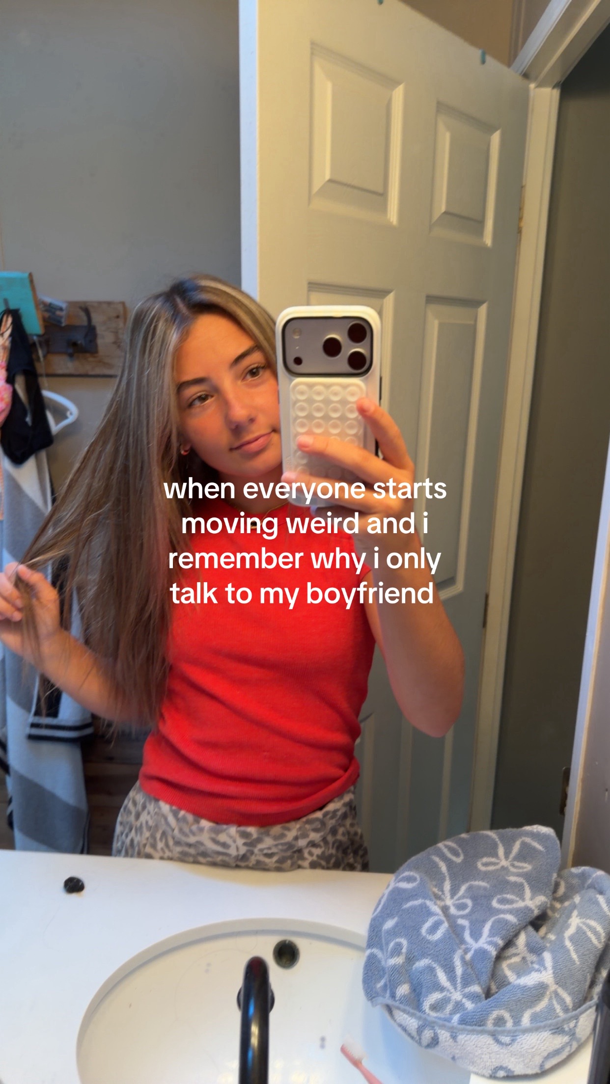 @👩🏽🦯👩🏽🦯➡️
