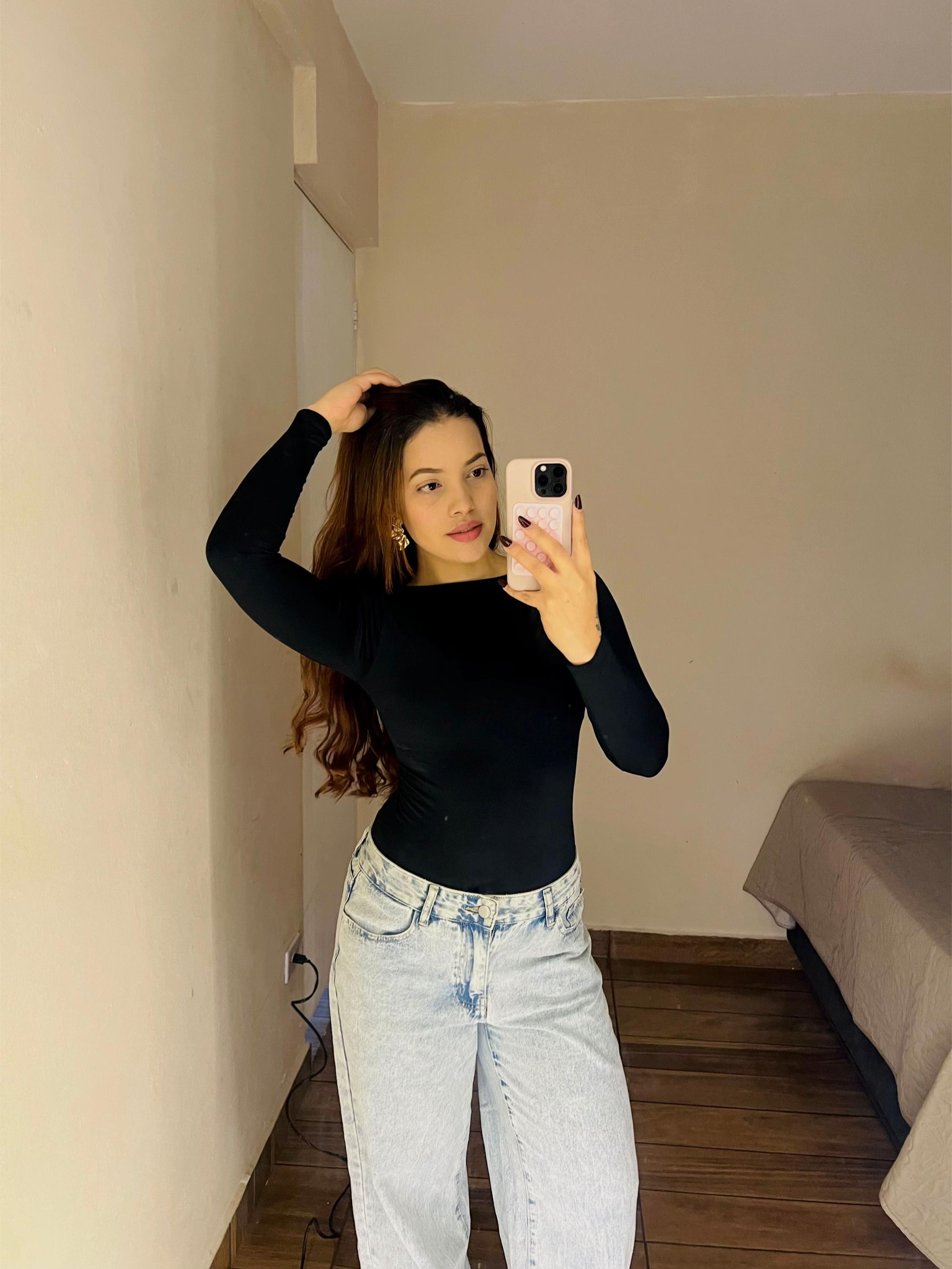 @L&iacute;via Brito
