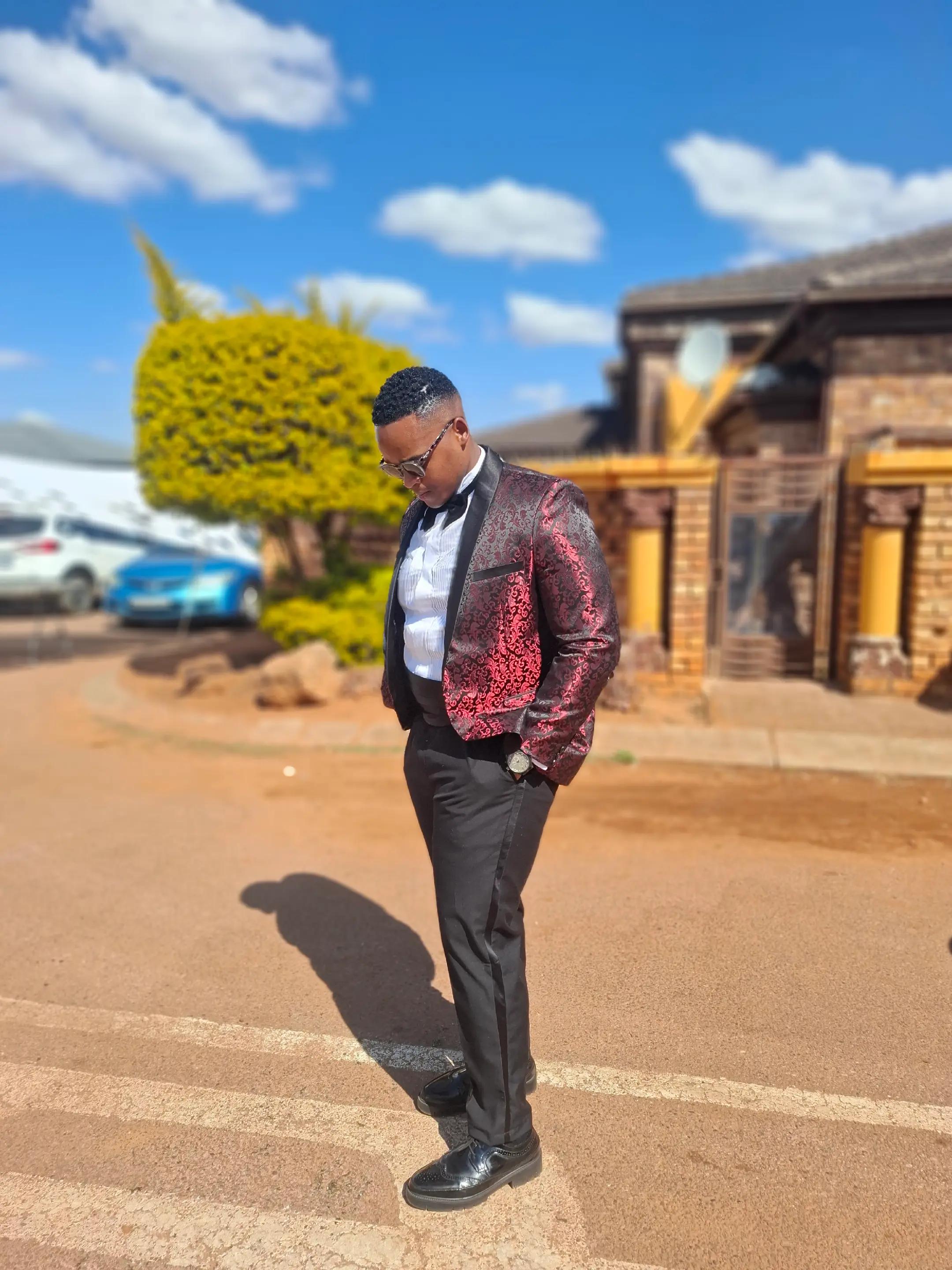 @ISAAC KATLEGO SEKWATI TUTOR