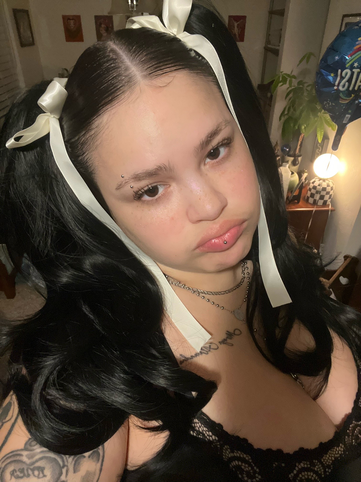 @thelesbianbf