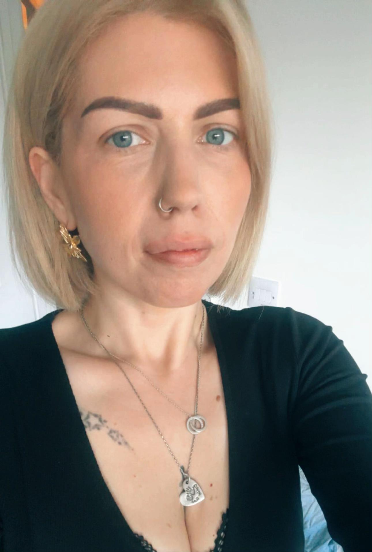 @EllenBridgerMakeupArtist