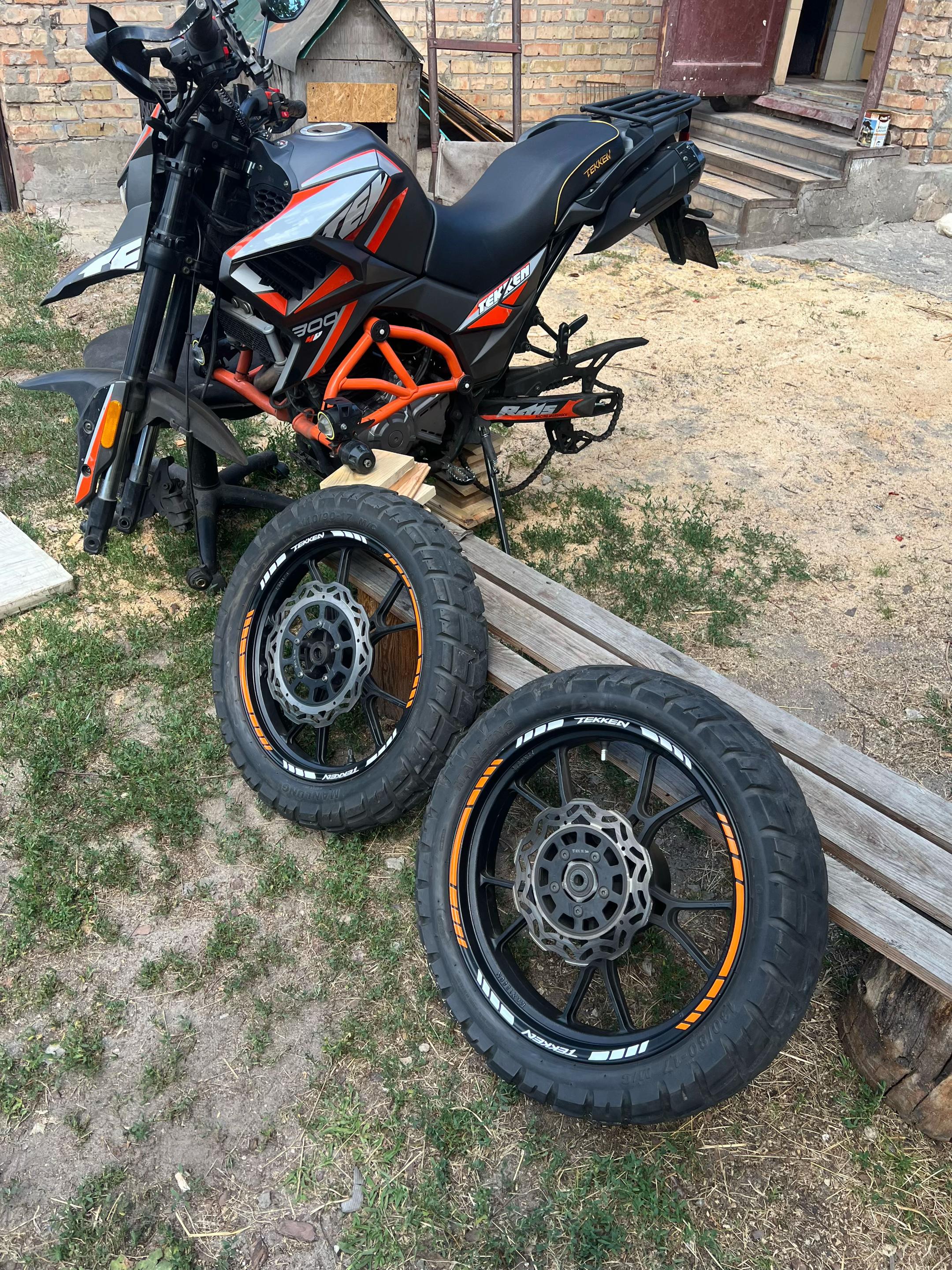 @Кас