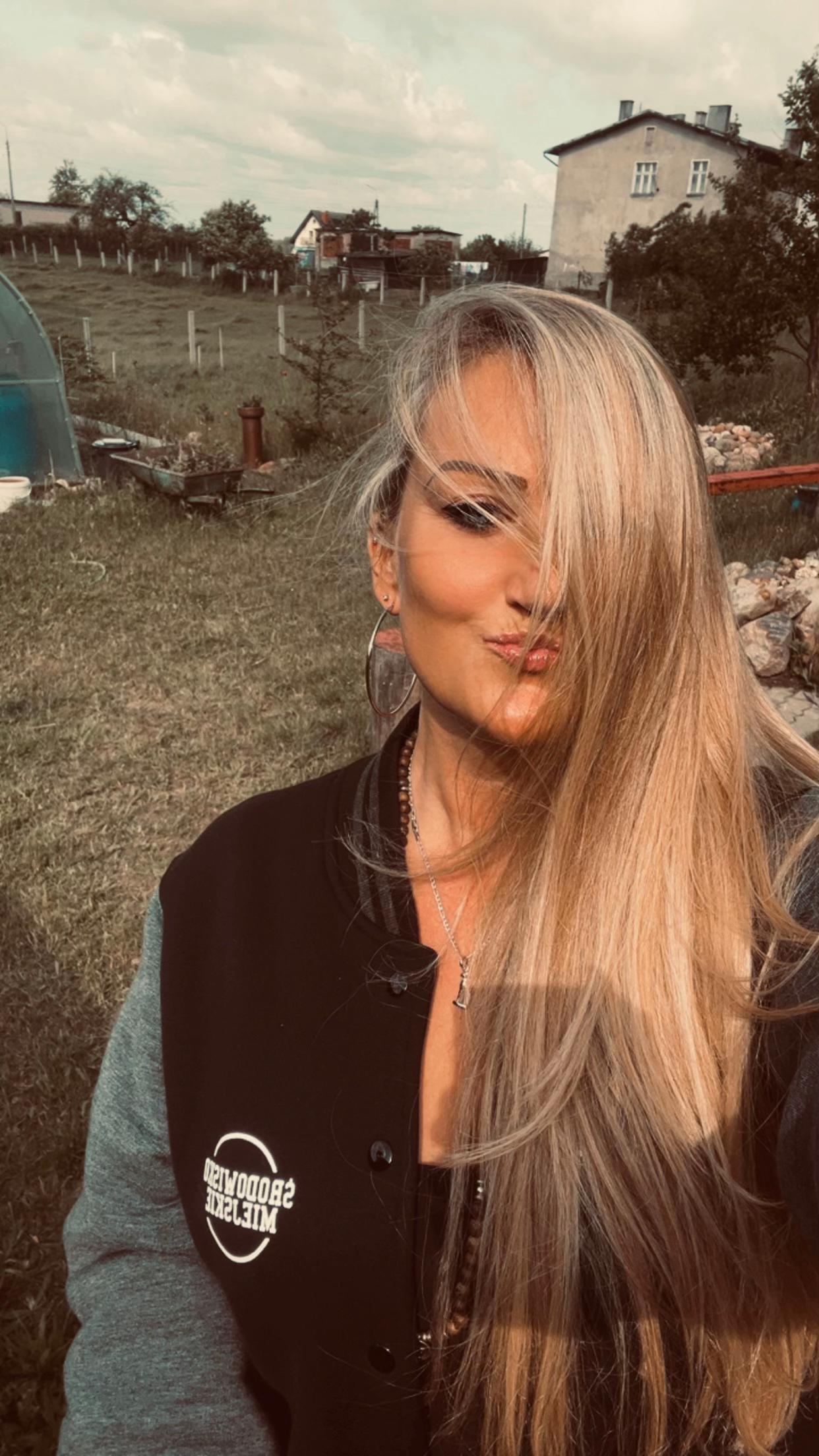 @Blondynka