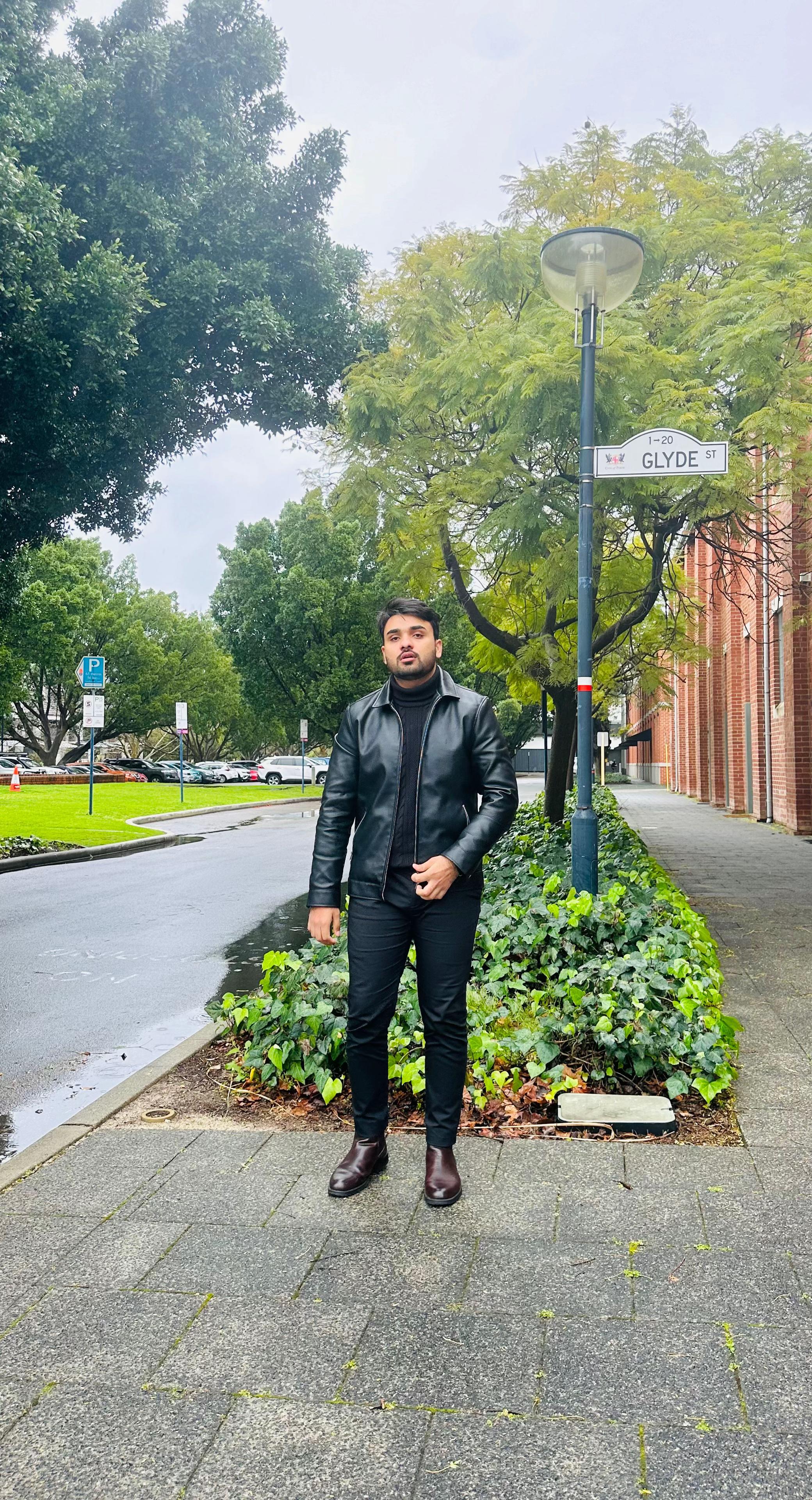 @ARZ Ch 🇵🇰🇦🇺