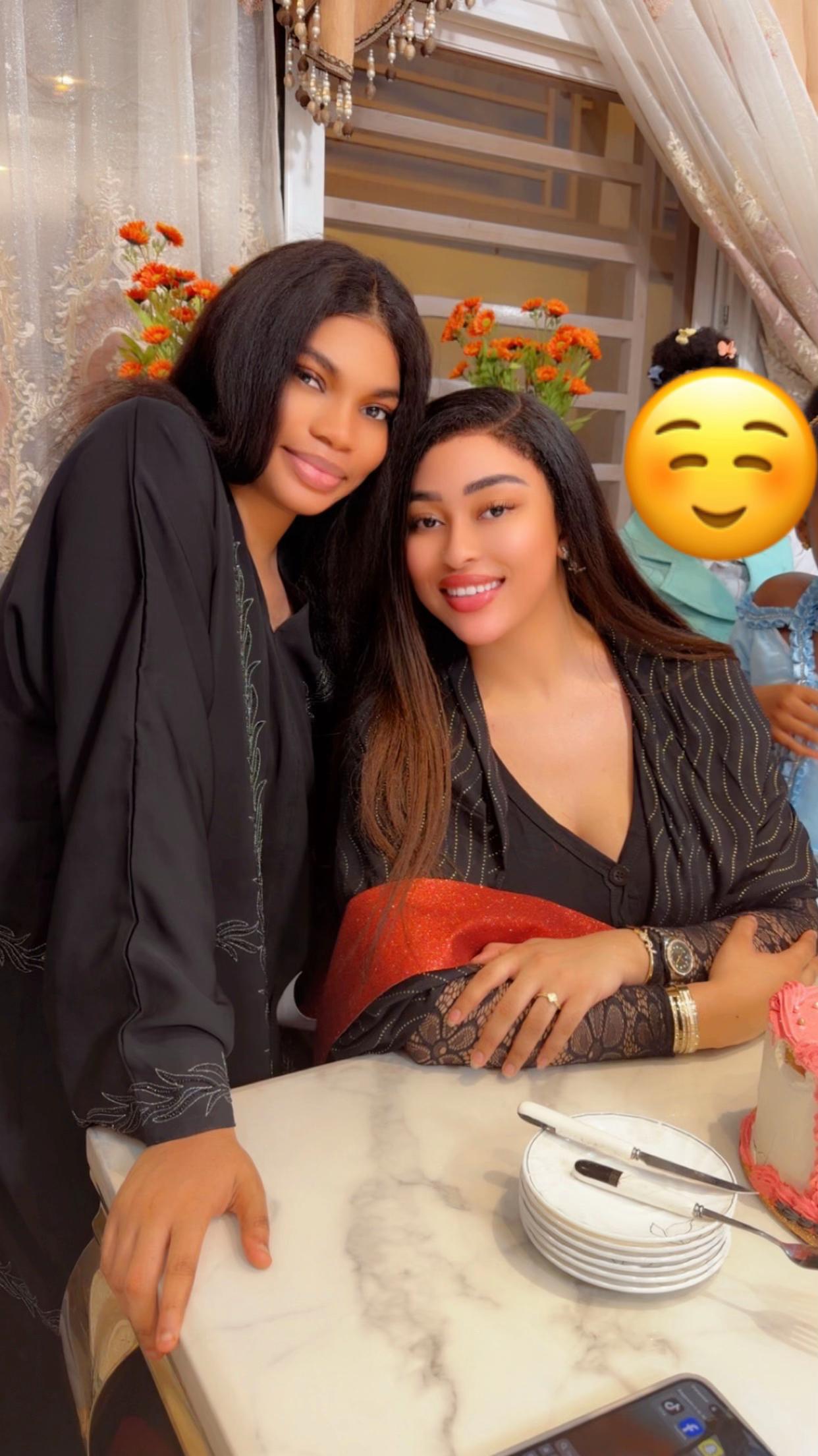 @evaalana🇨🇩06