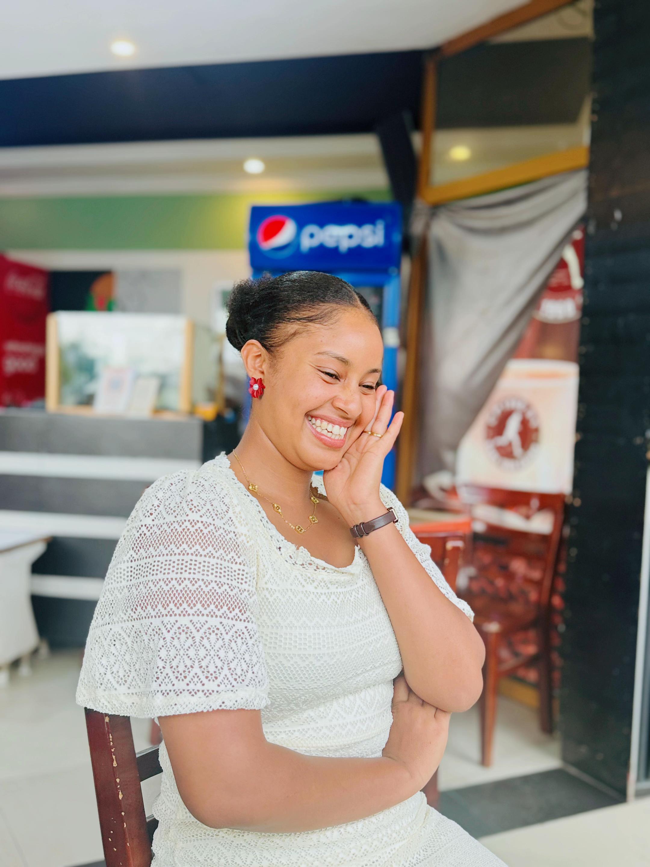 @Bella (እ-ኑ)