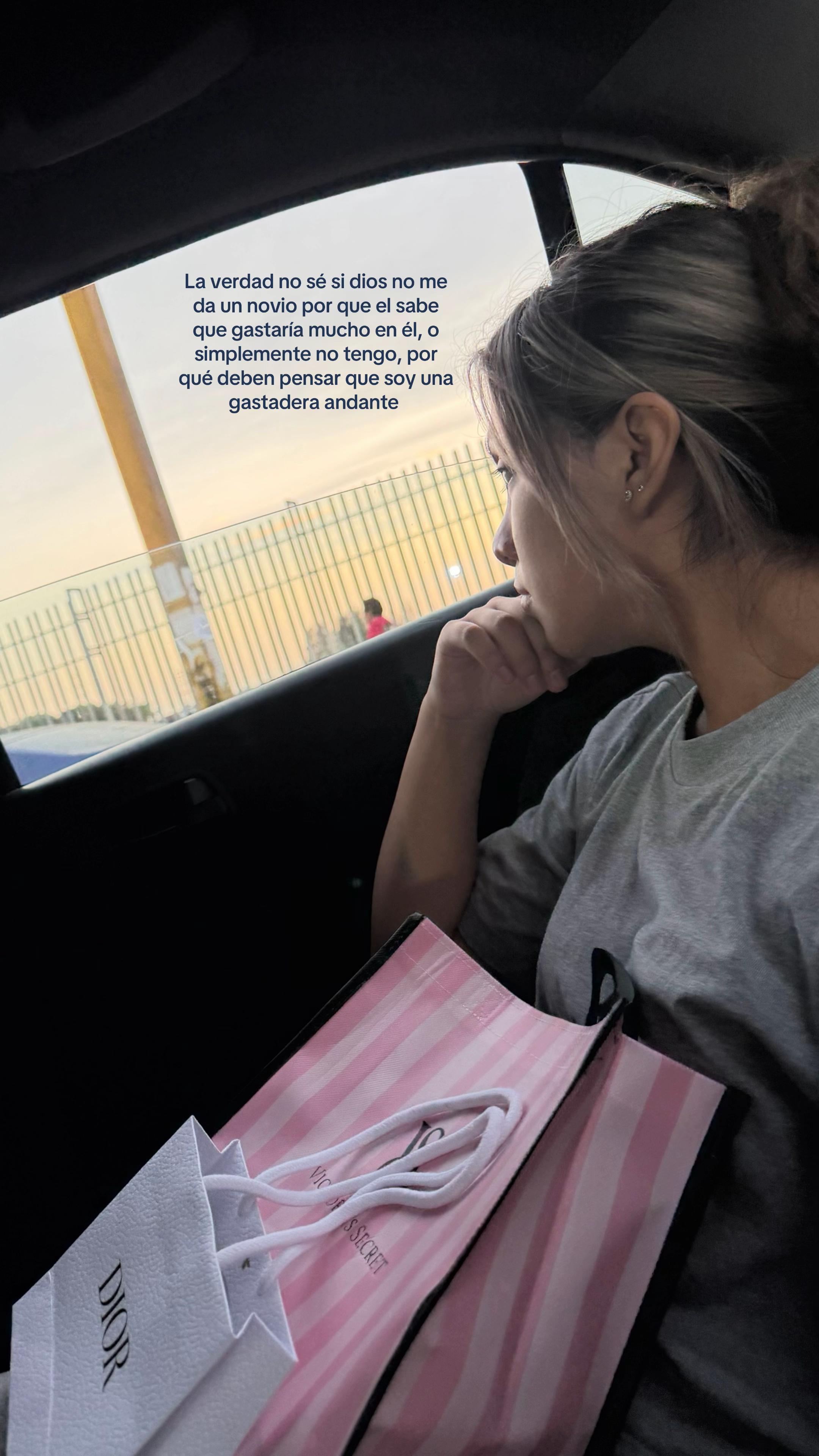 @andrea_saenz_8