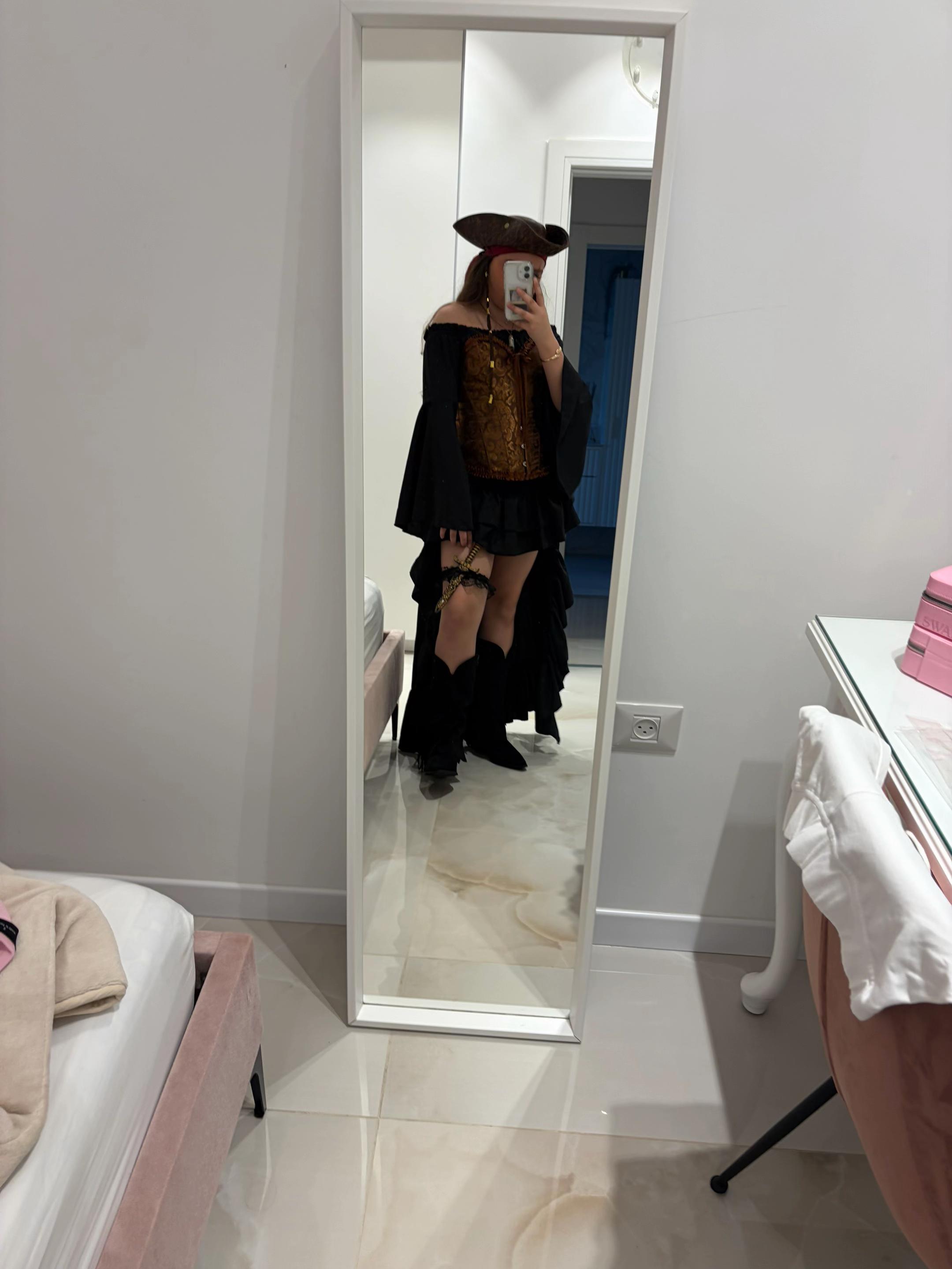 @𝐬𝐡𝐚𝐤𝐞𝐝🎀🪬