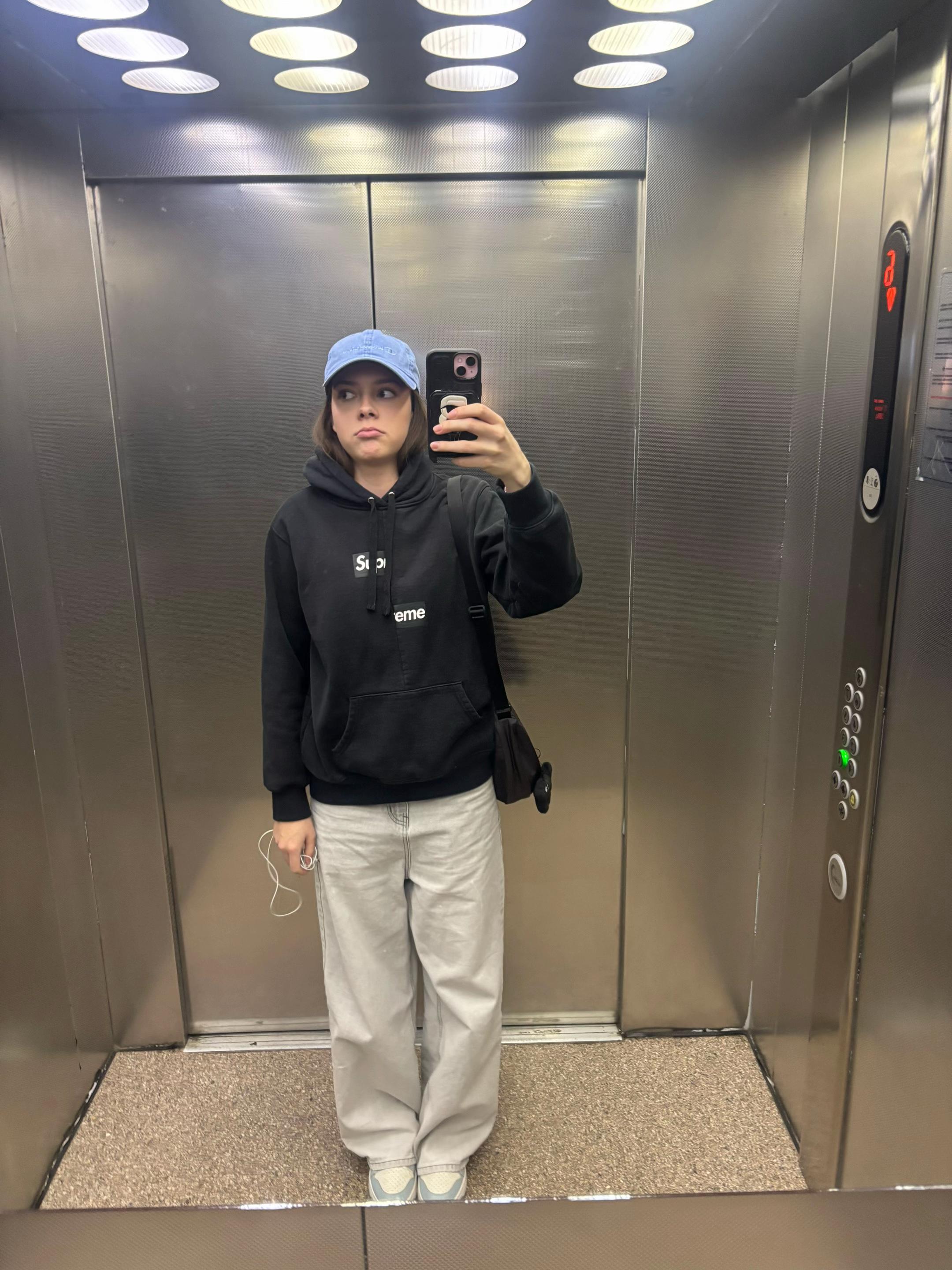 @полина🤲🏻