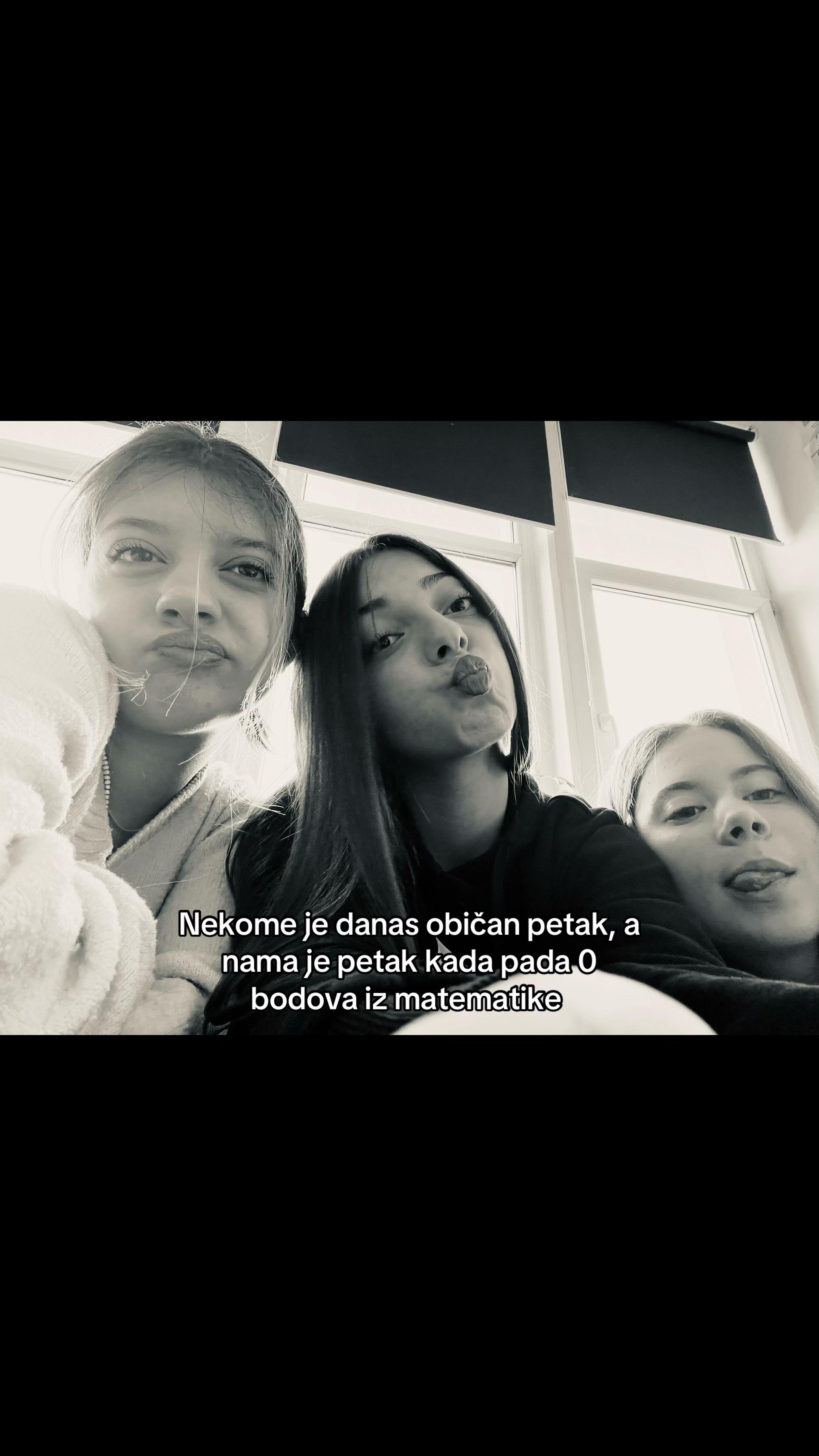 @lllaaraaaa