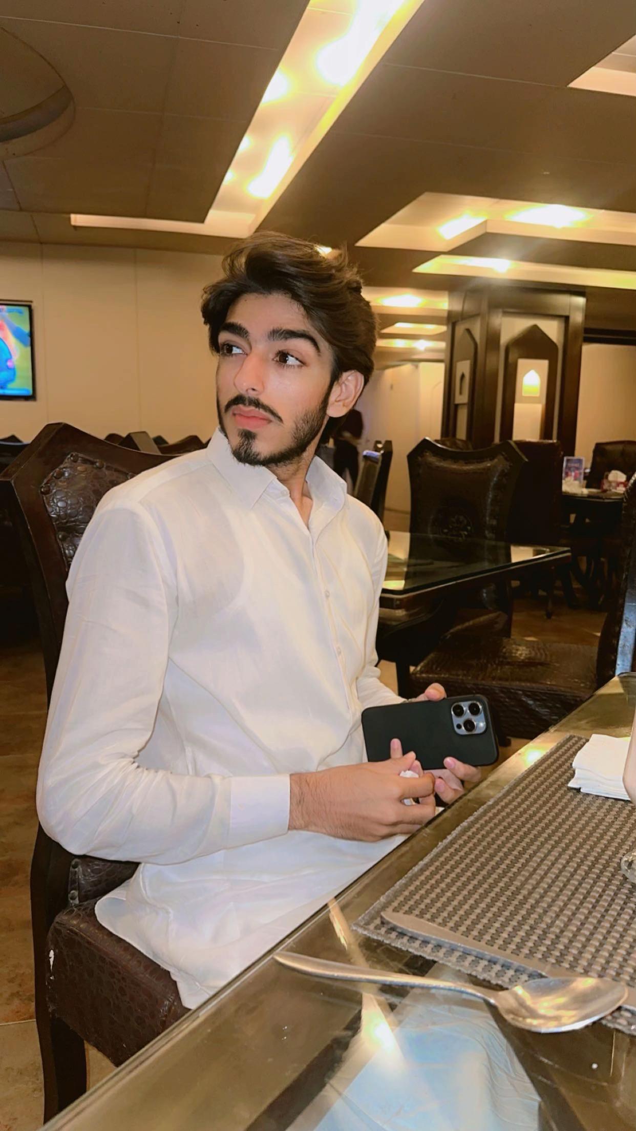 @Musawar Umrani 🥂✨