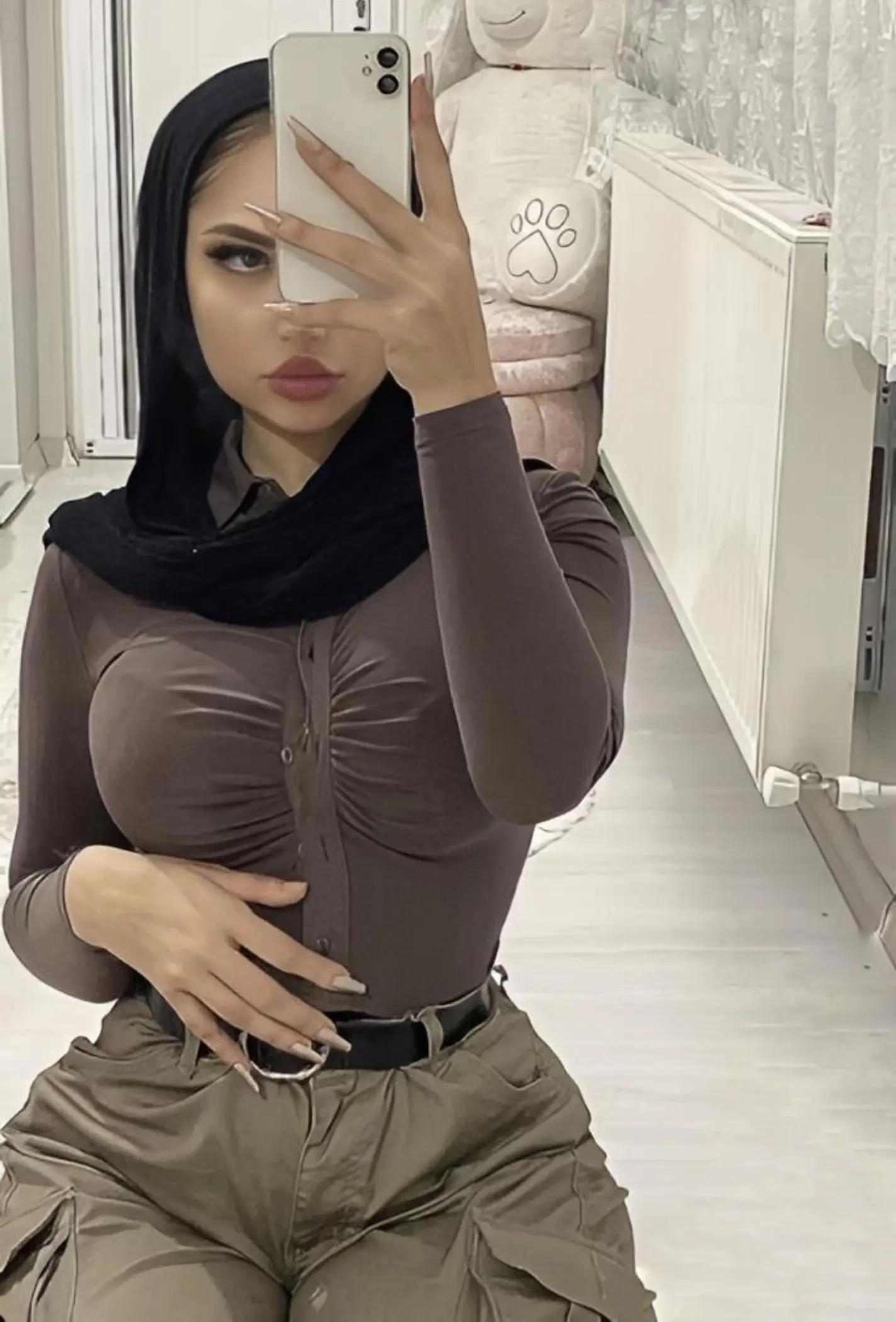@Esra