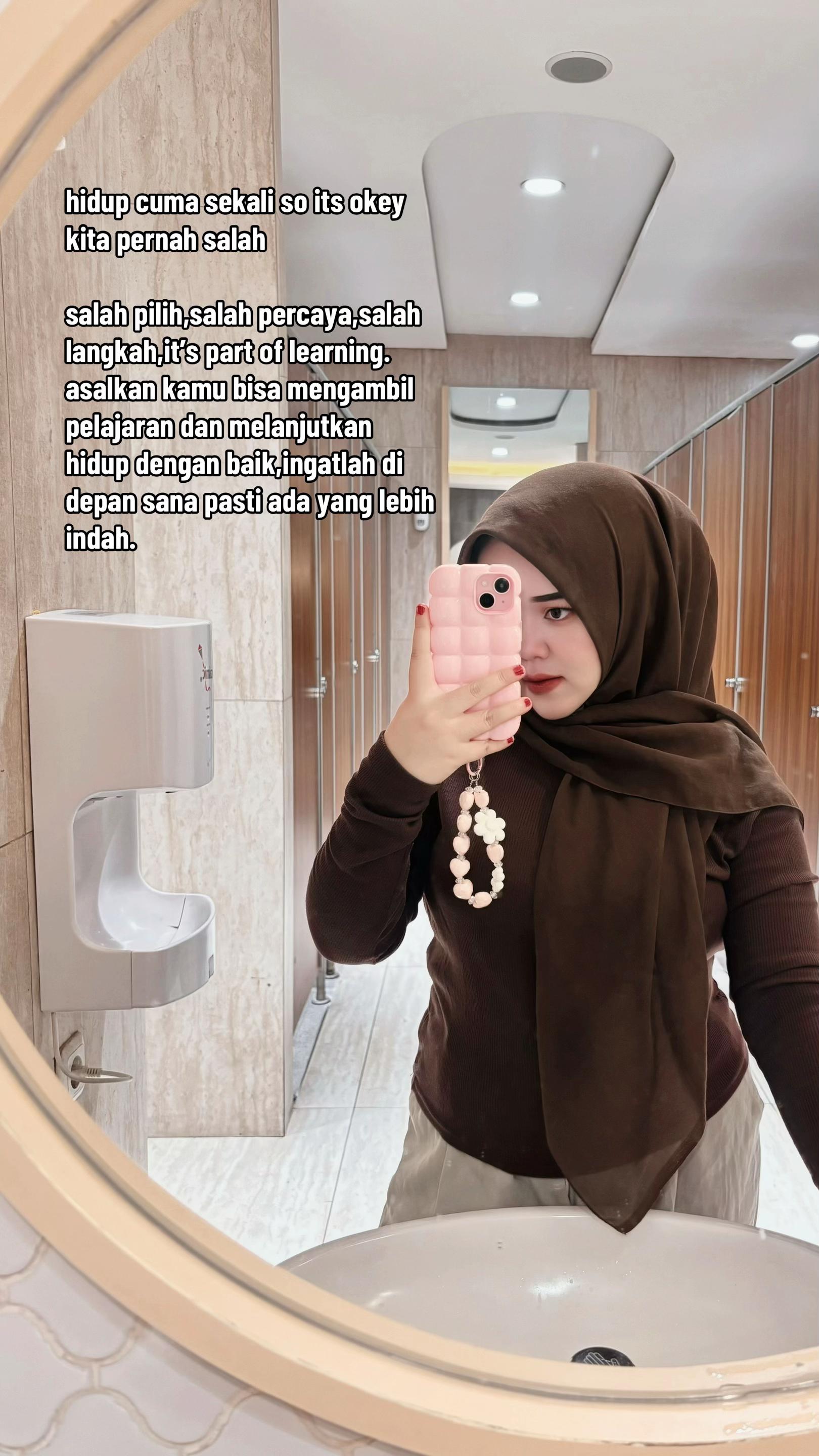 @Yhiviii
