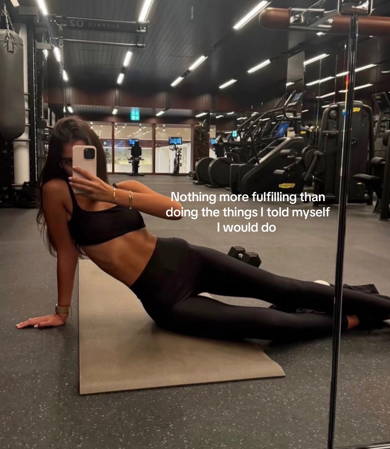 @amosmoods.