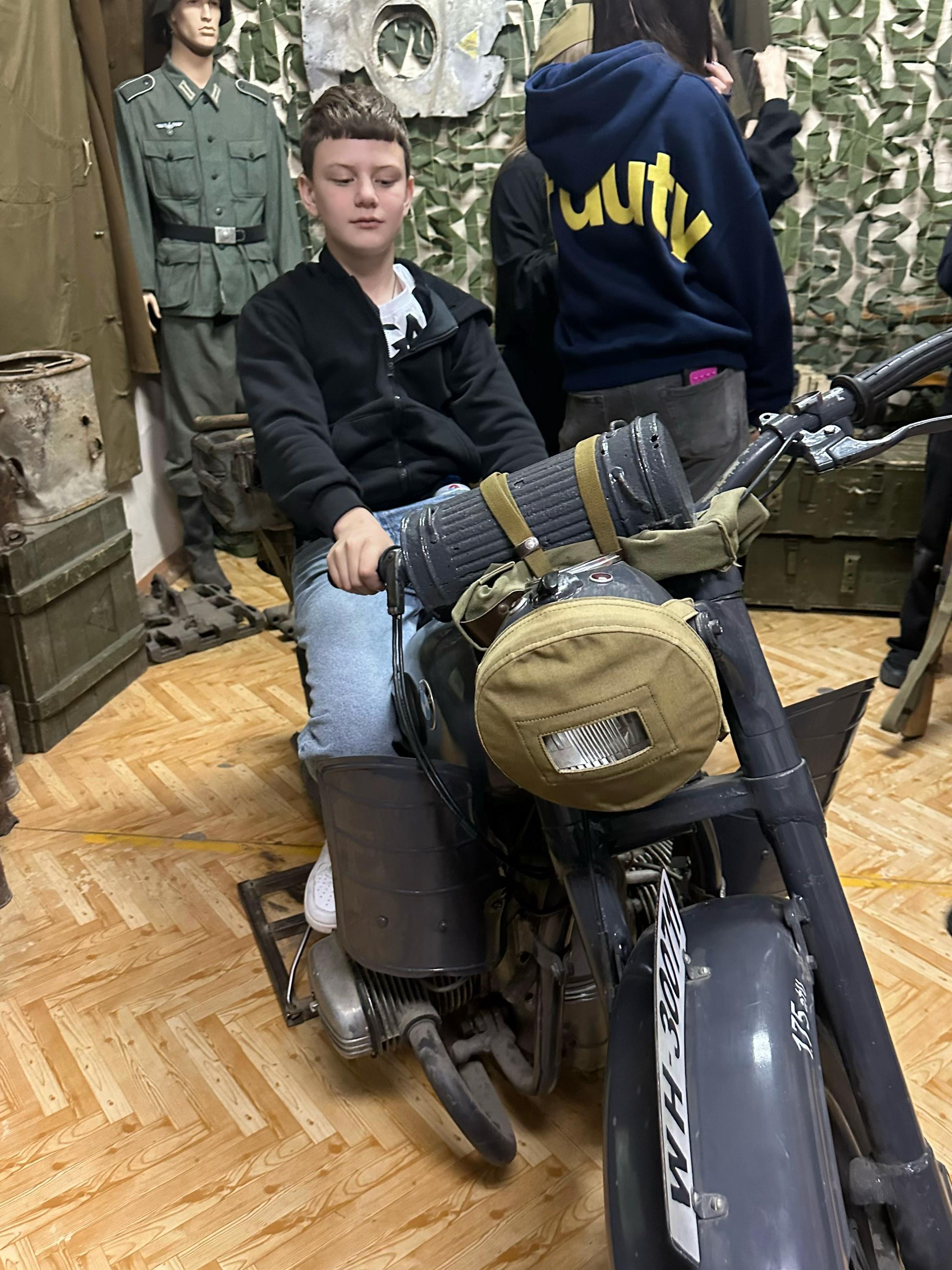 @n1xwar