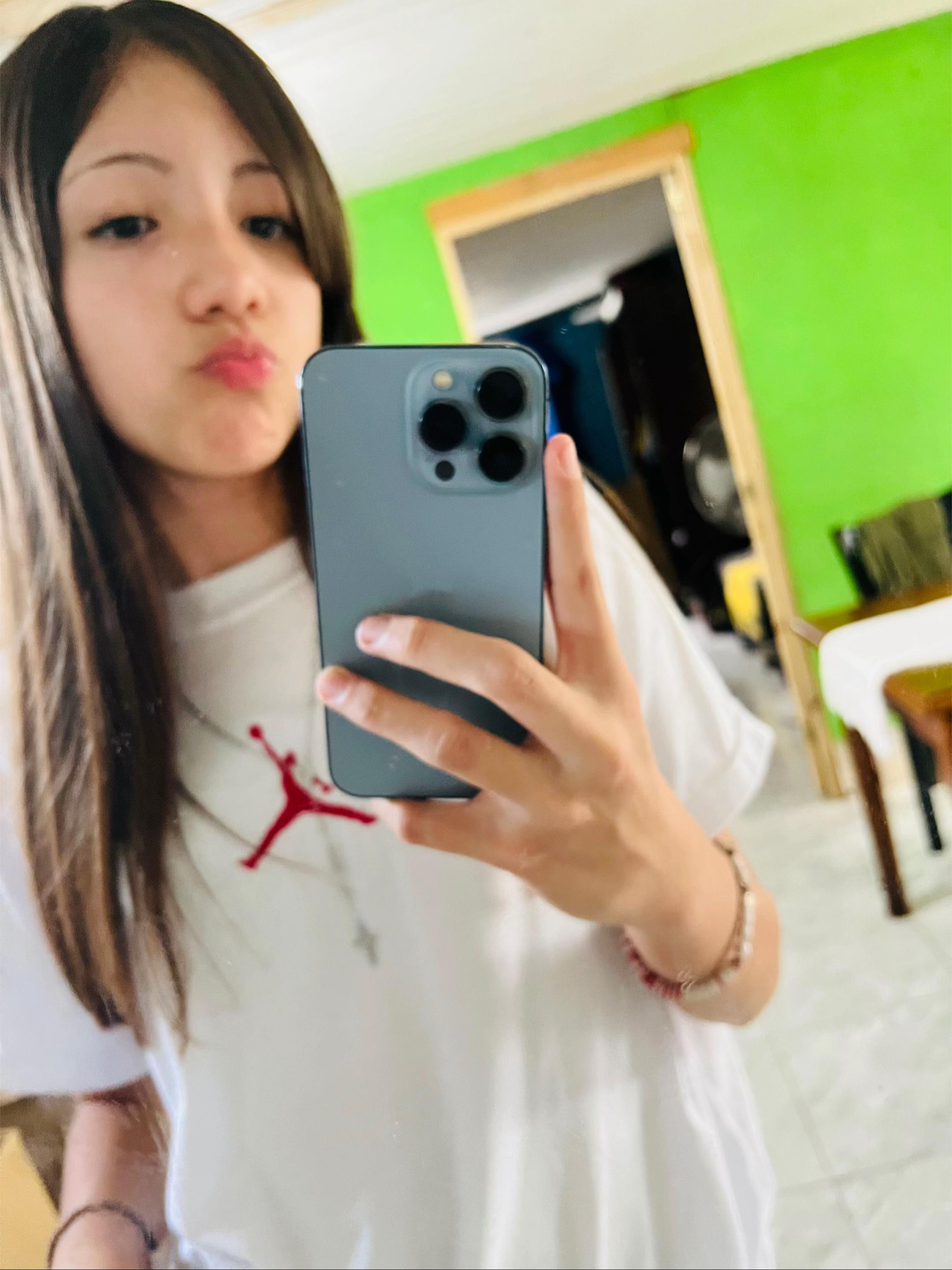 @𝒜𝓃𝓉ℴ🤎