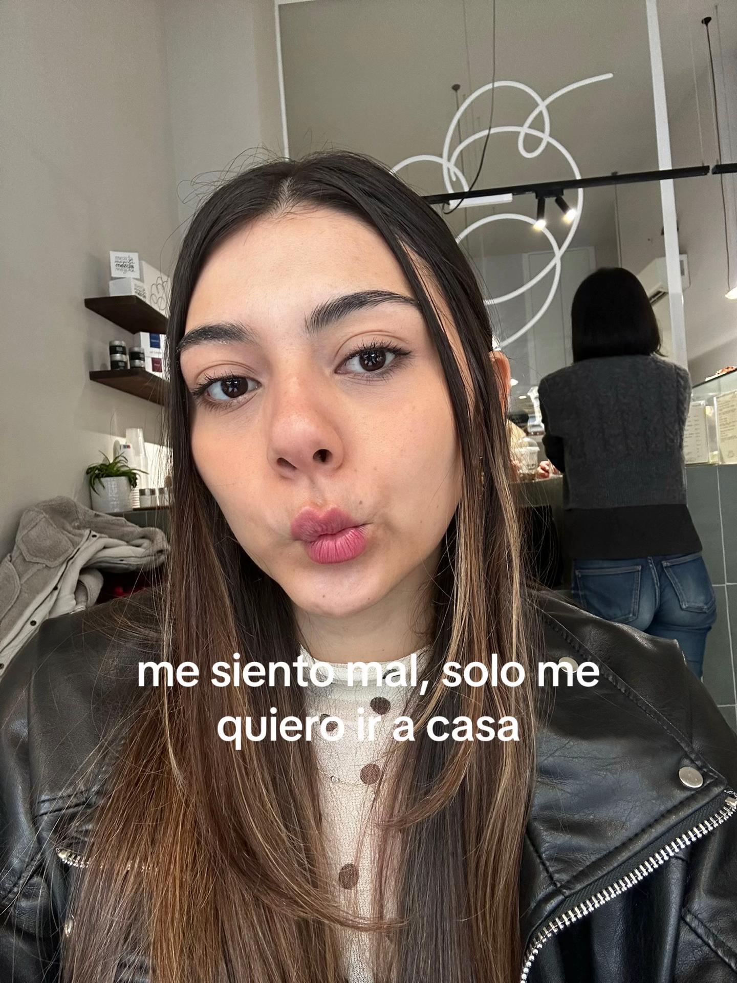 @adrianaleivaac
