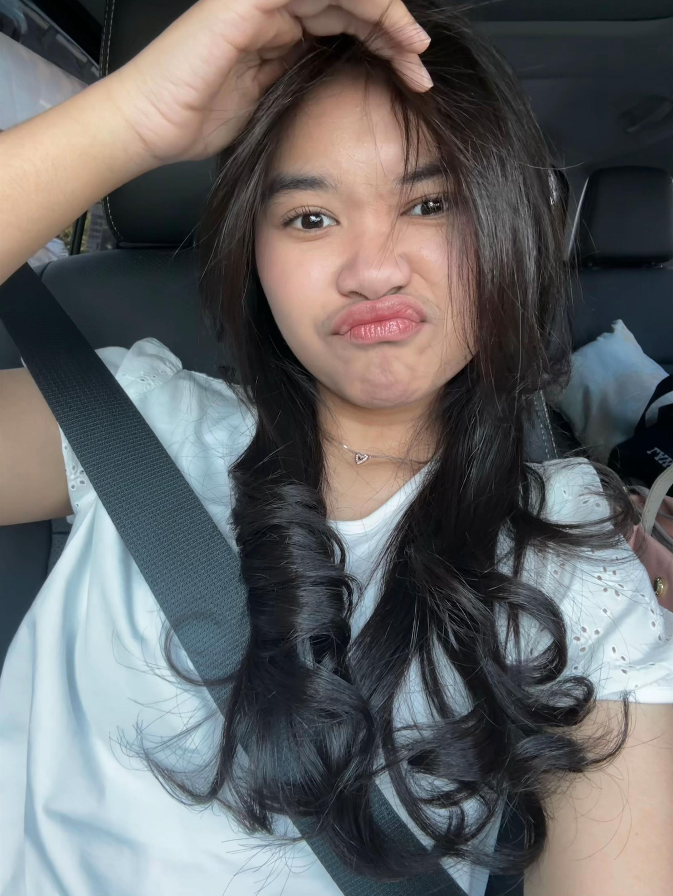 @una🦦