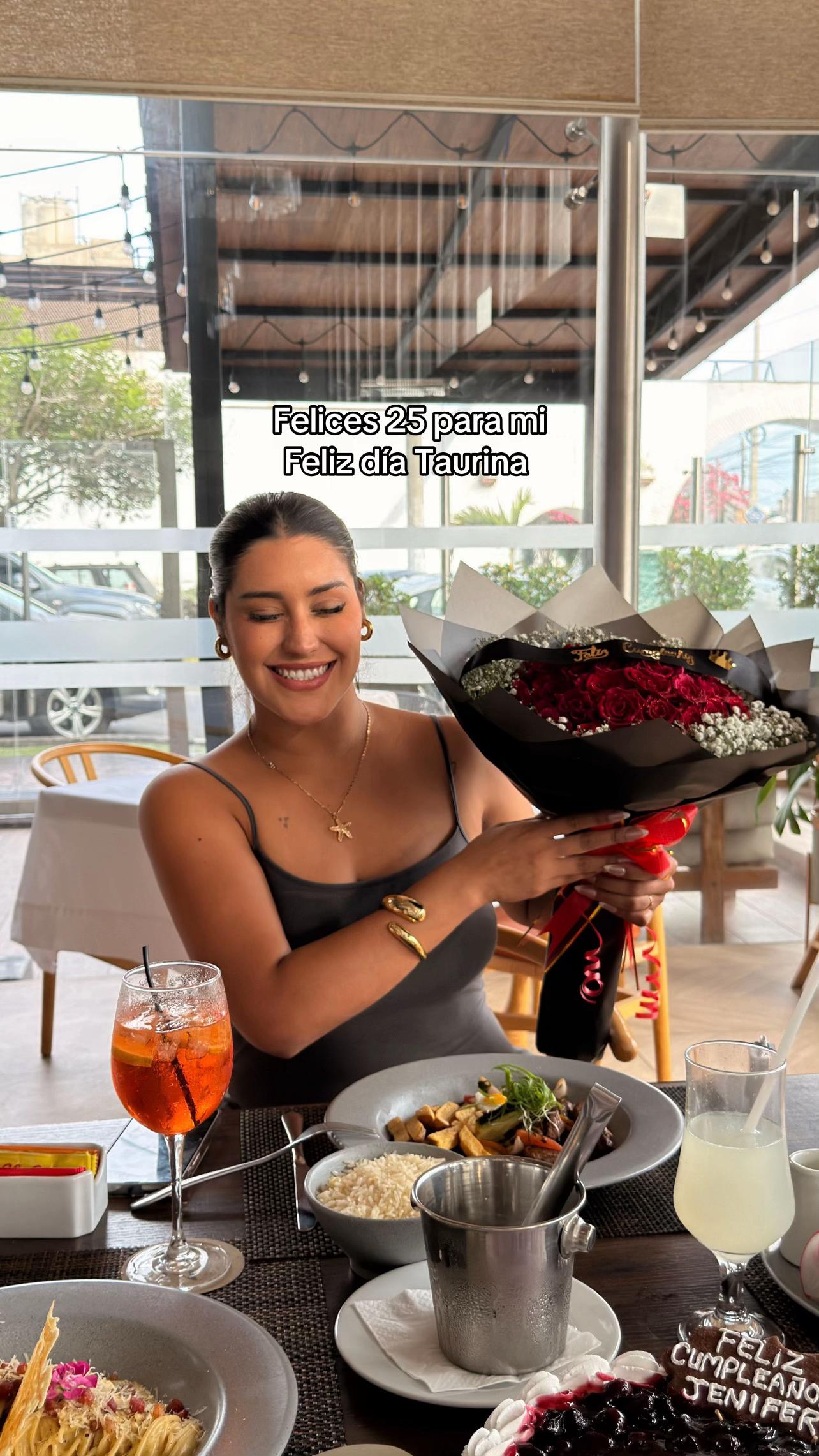 @Jeniferpelaez_