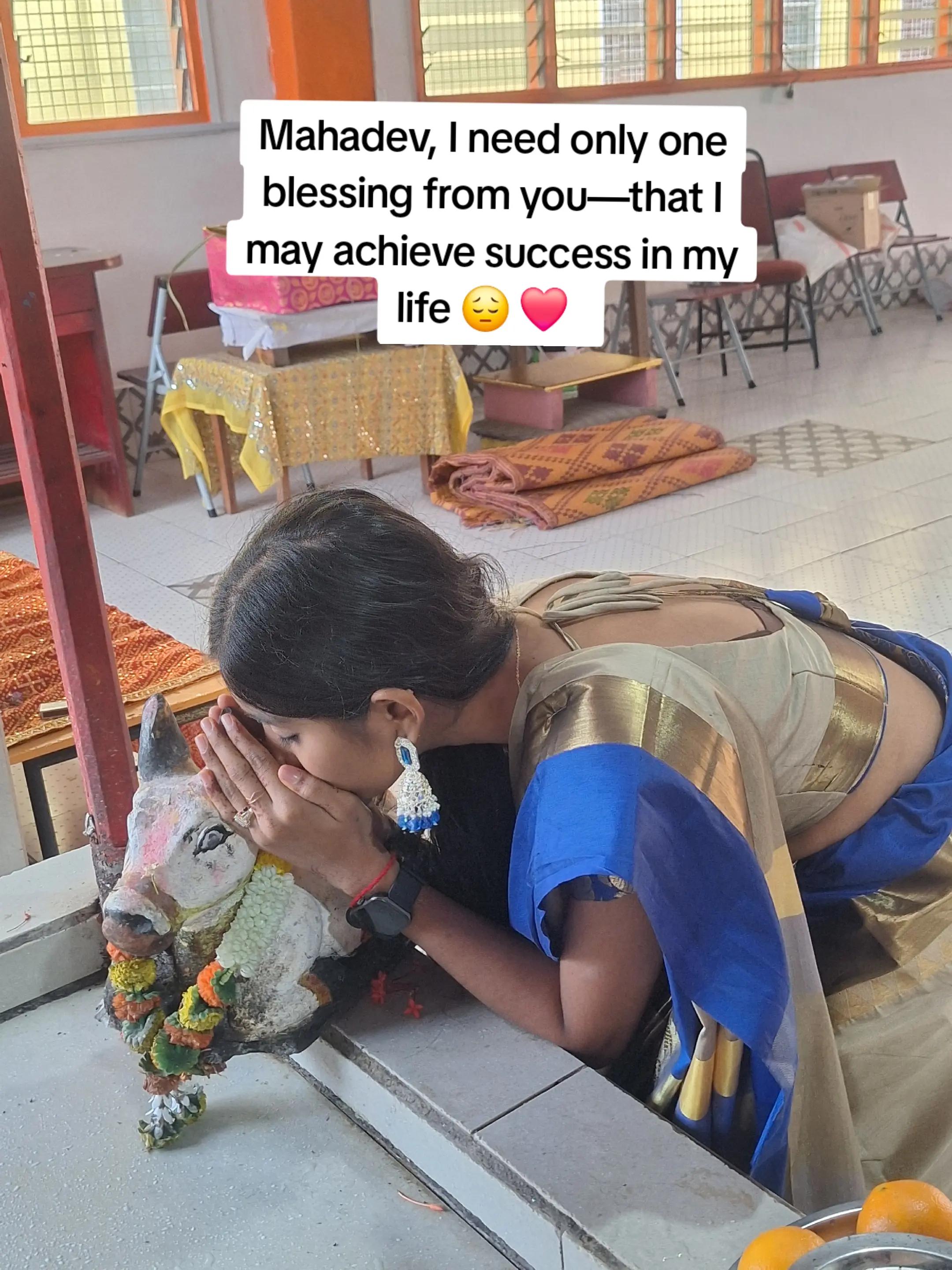 @༺ anushka_sharma༻