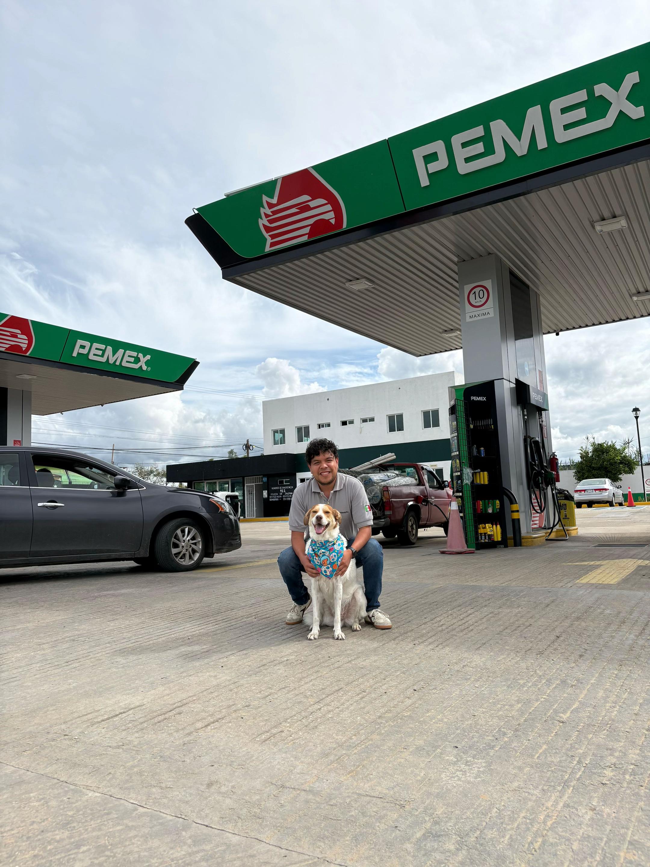 @Mailo el perro gasolinero