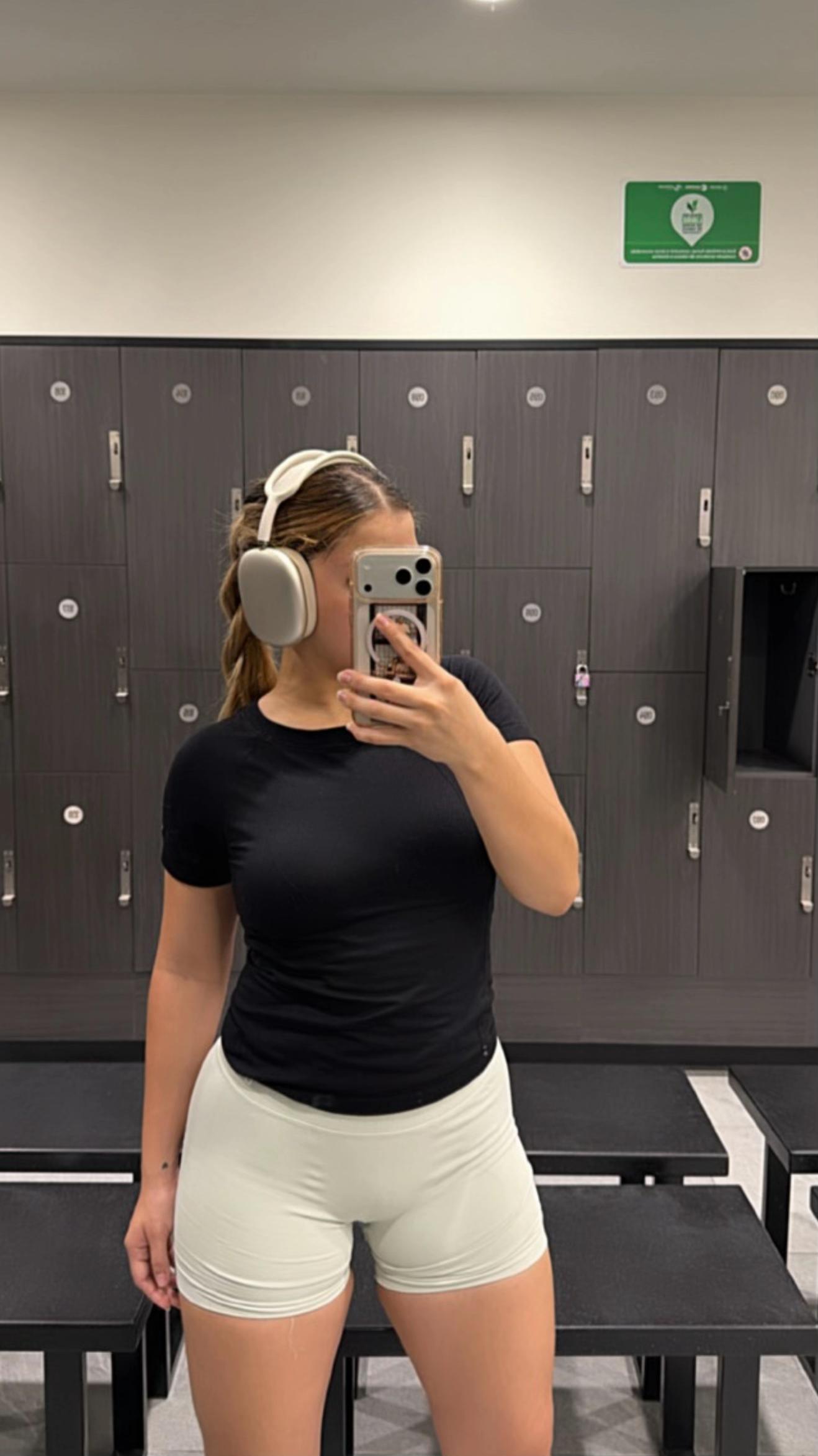 @Angie Cáceres