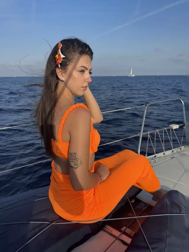 @_.ariiadnaa12