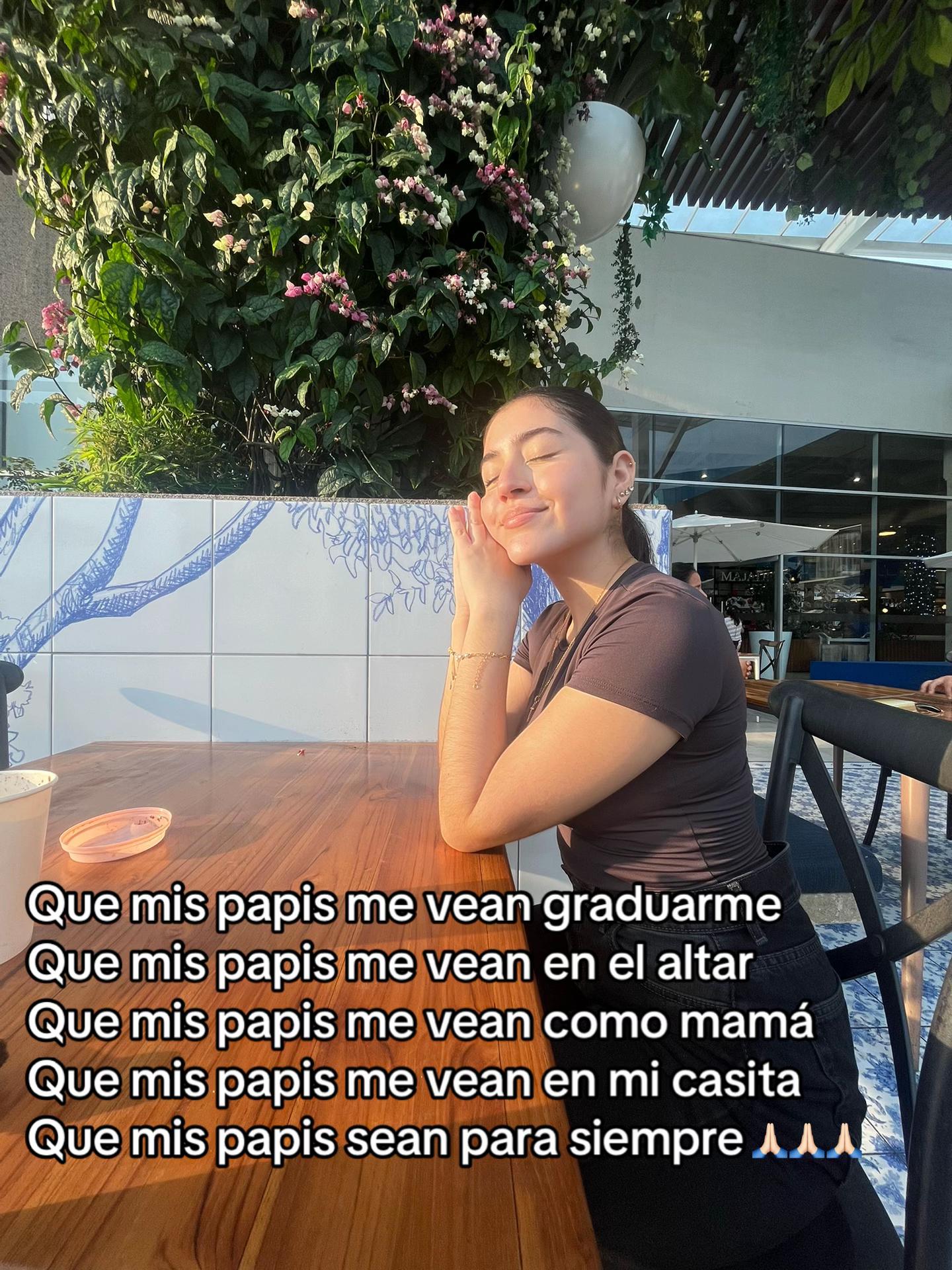 @Scarlet Olivo V🍬