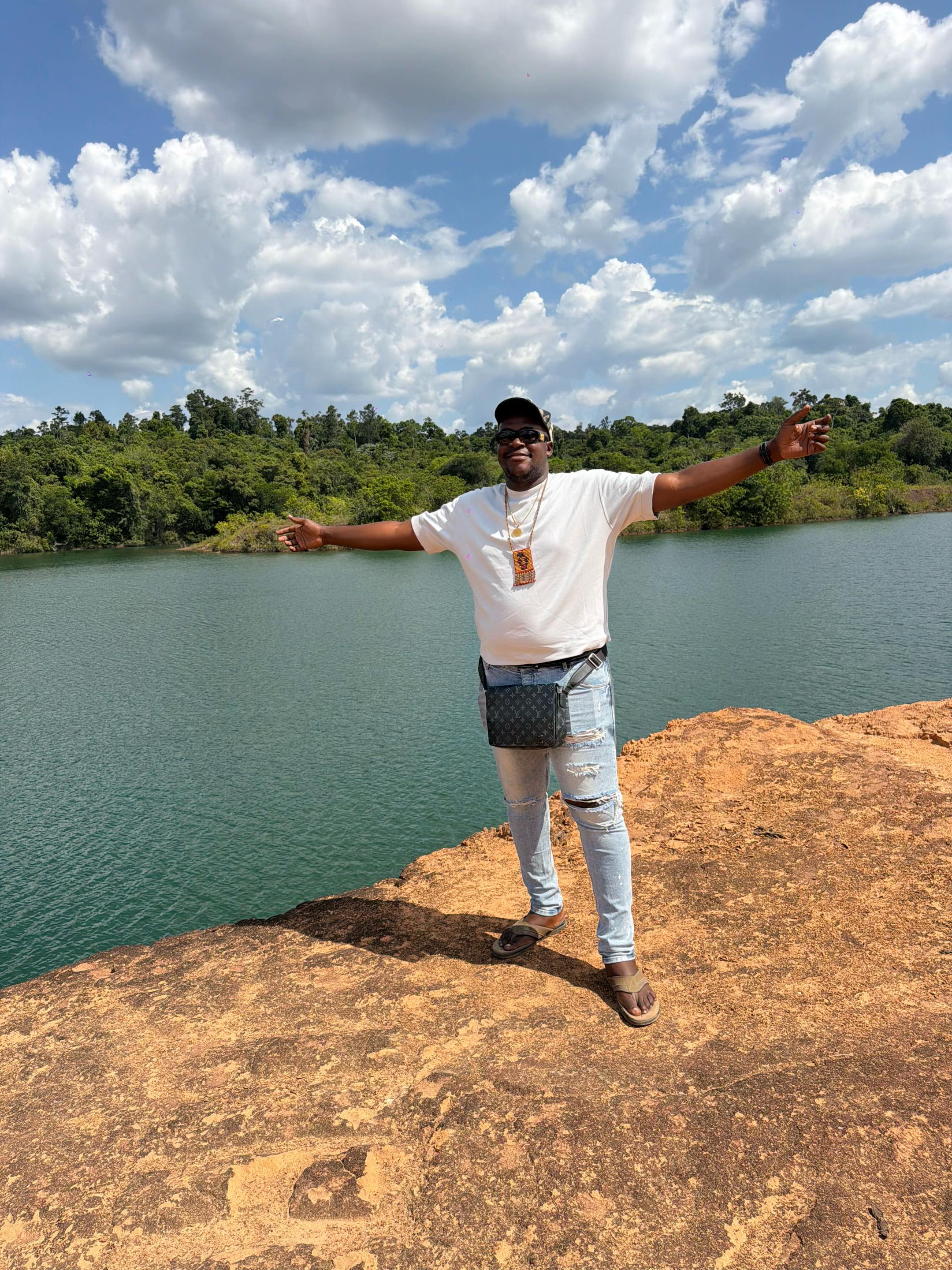@Professormoore 🇬🇾