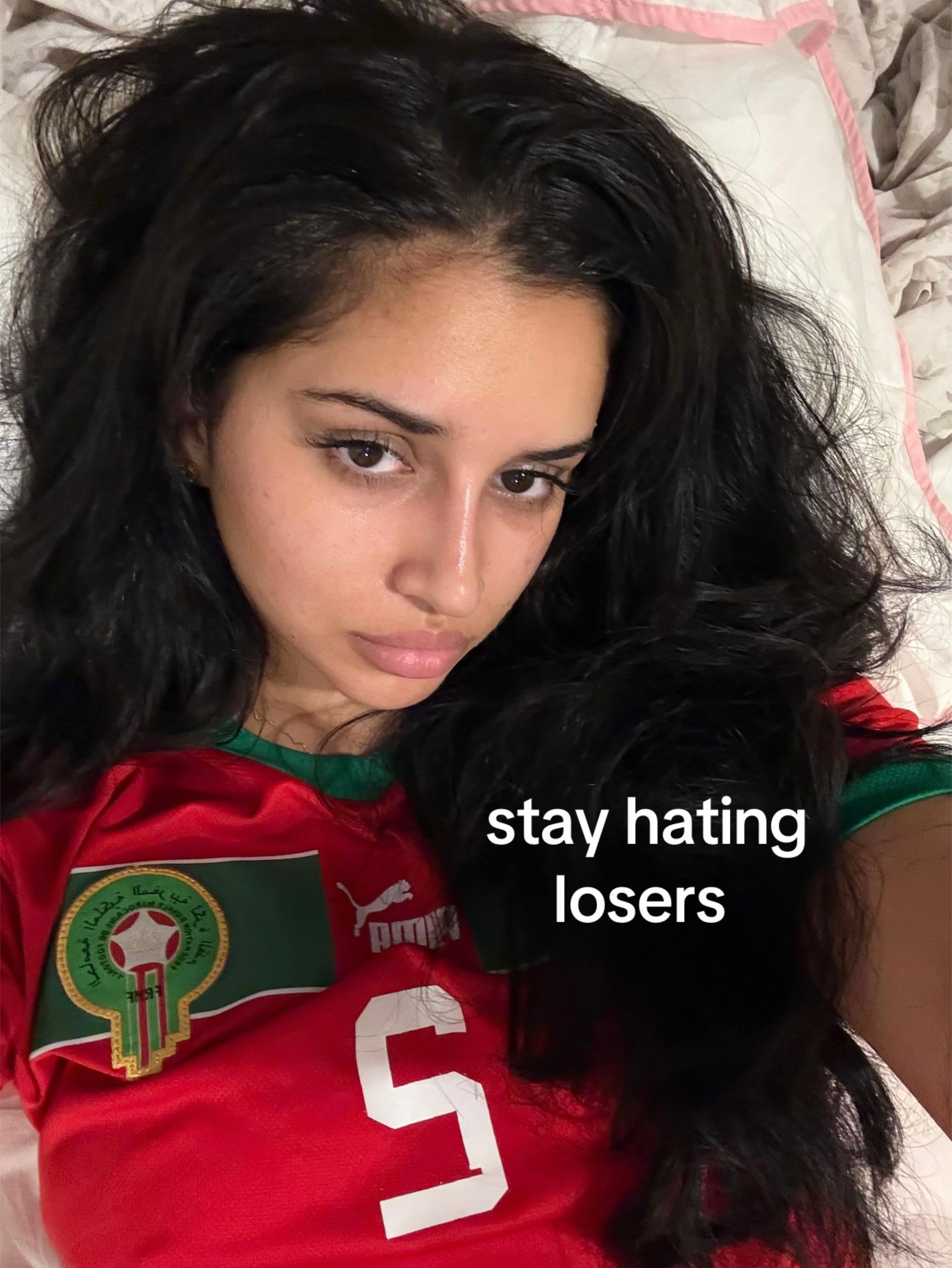 @H B