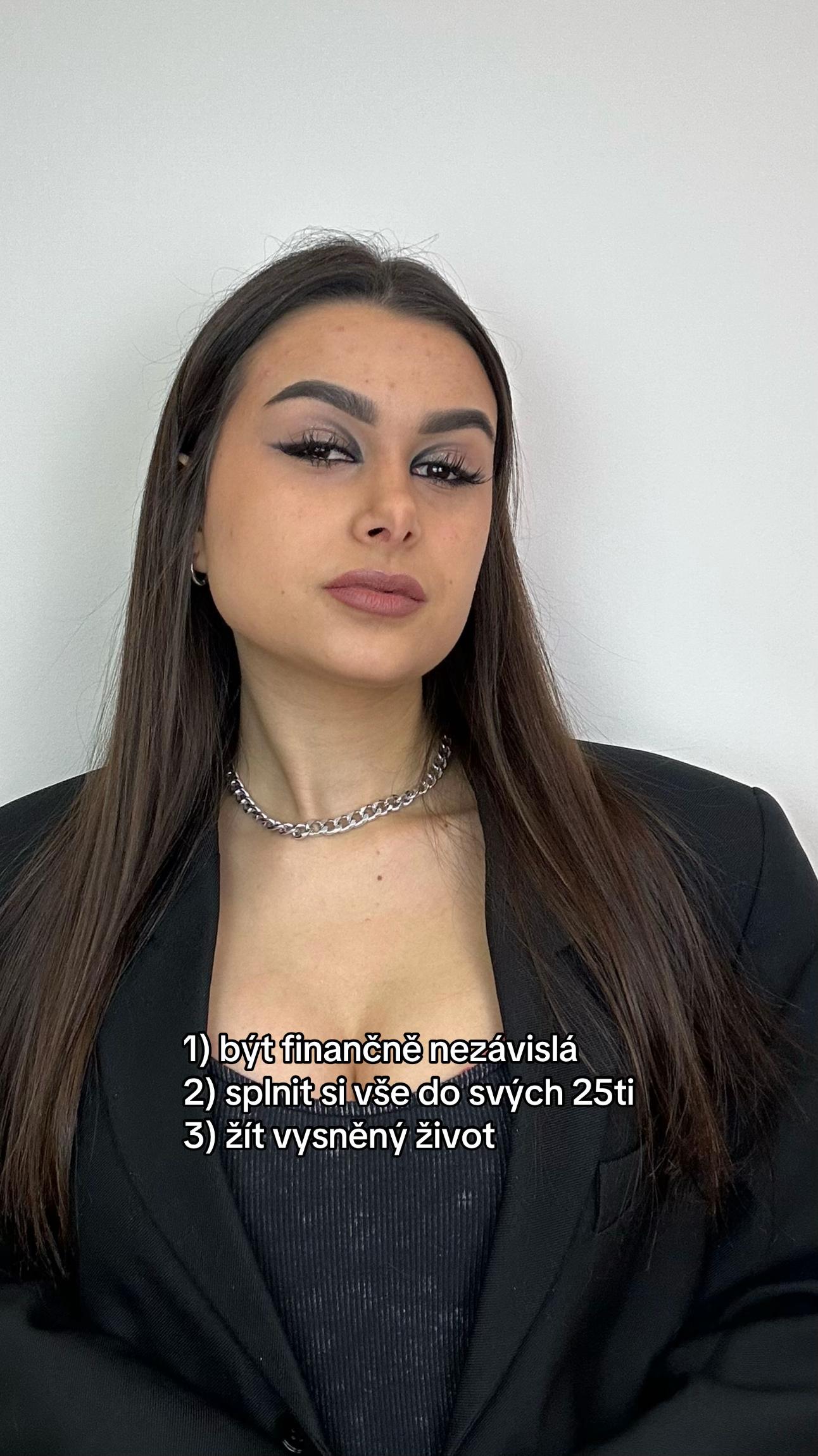 @Karolína Kmínková