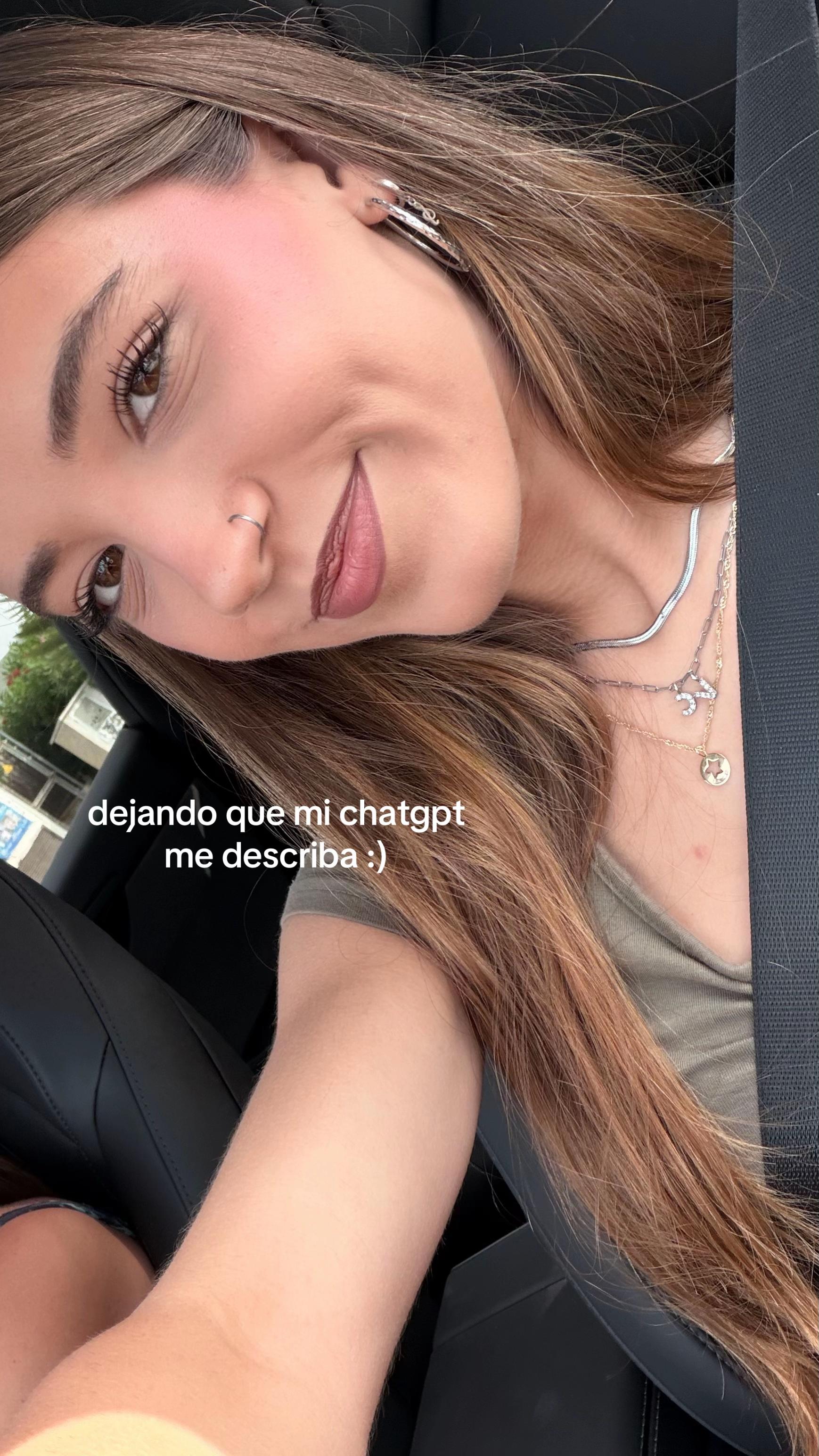 @𝒢