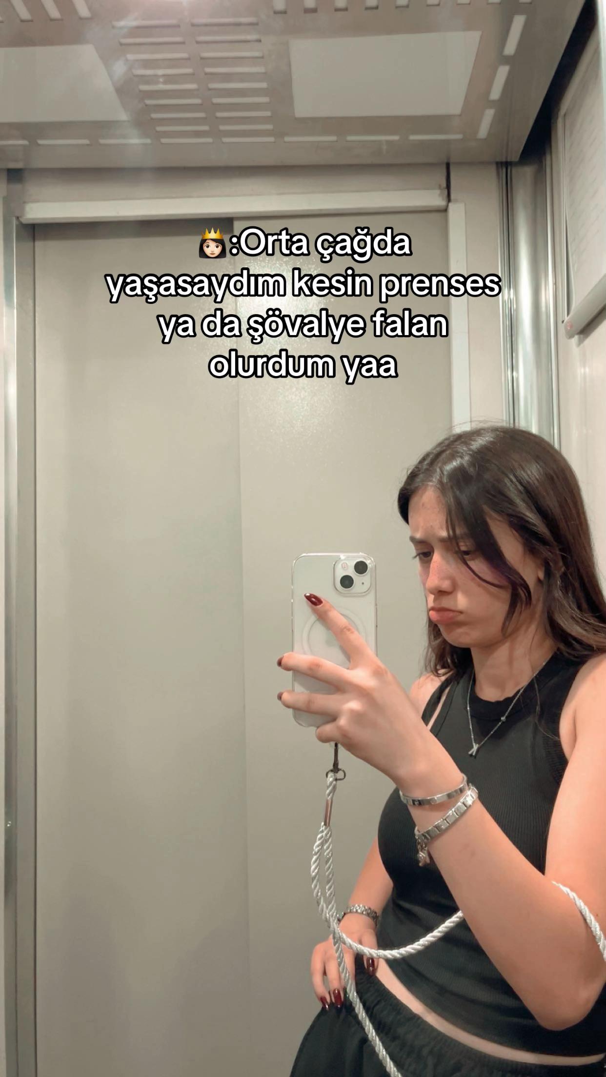 @Kükreyenarabaşıı