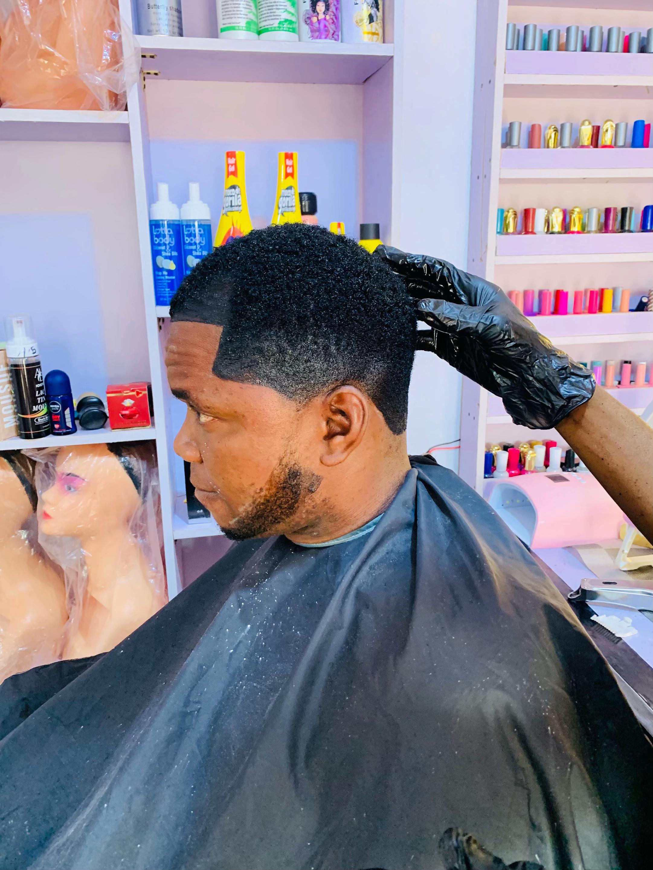 @❤️Unisex_Salon_ in_Monatan❤️