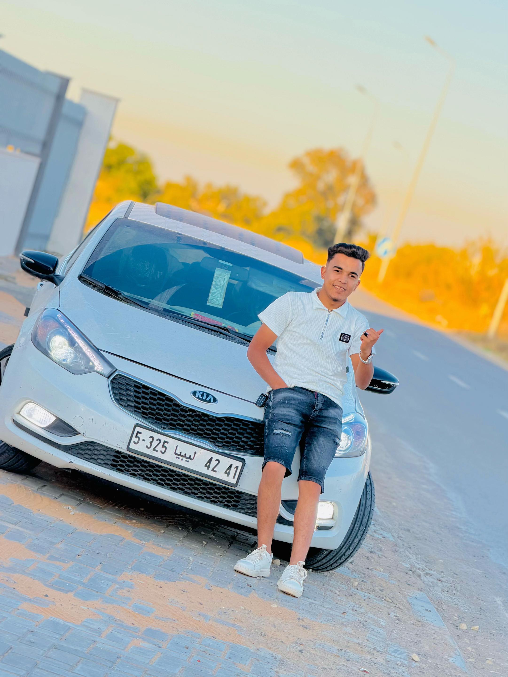@مــؤيــد الـمعلـــول