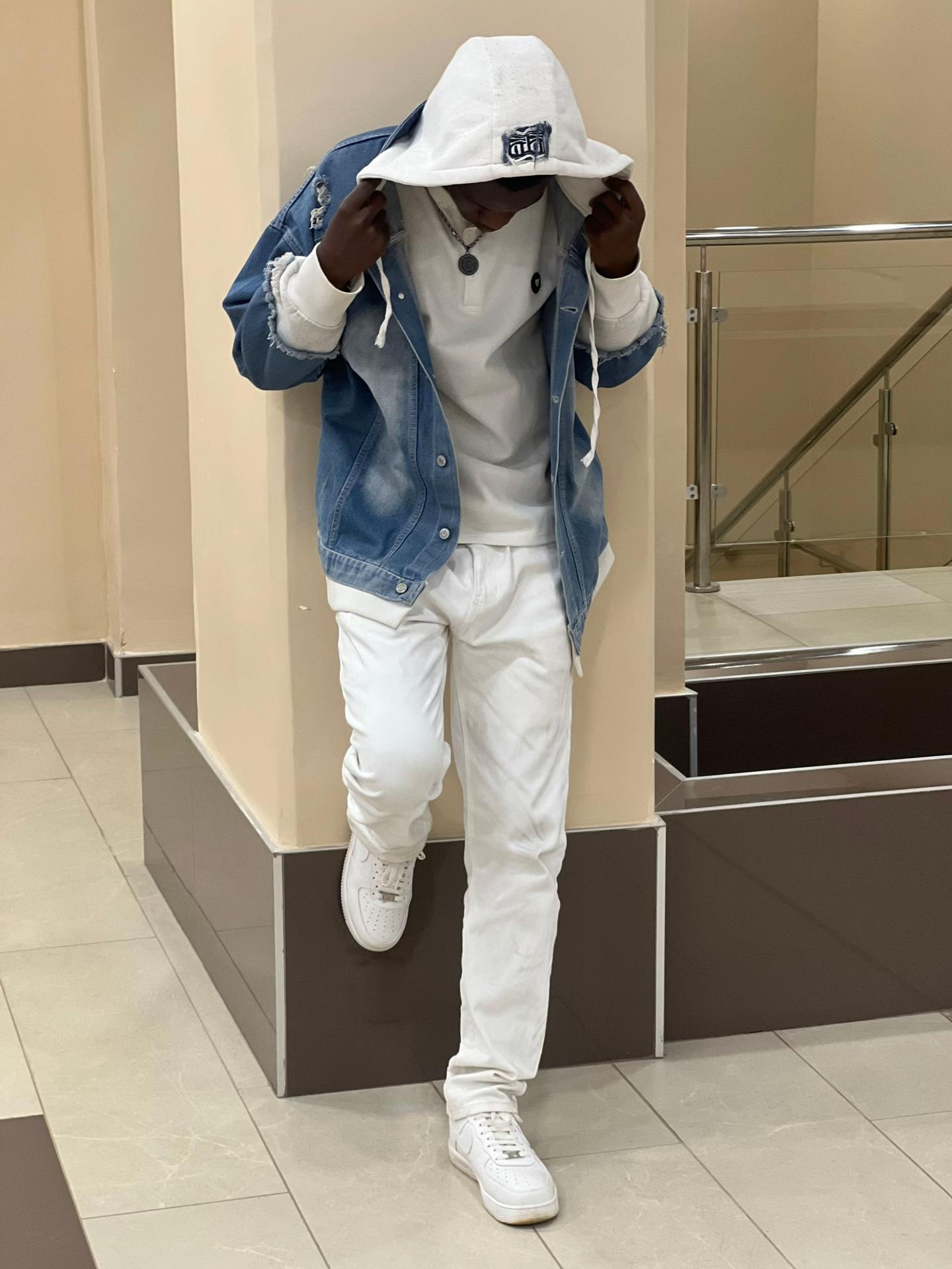 @🧢JUST.CALL.ME.INFLUENCER🔵