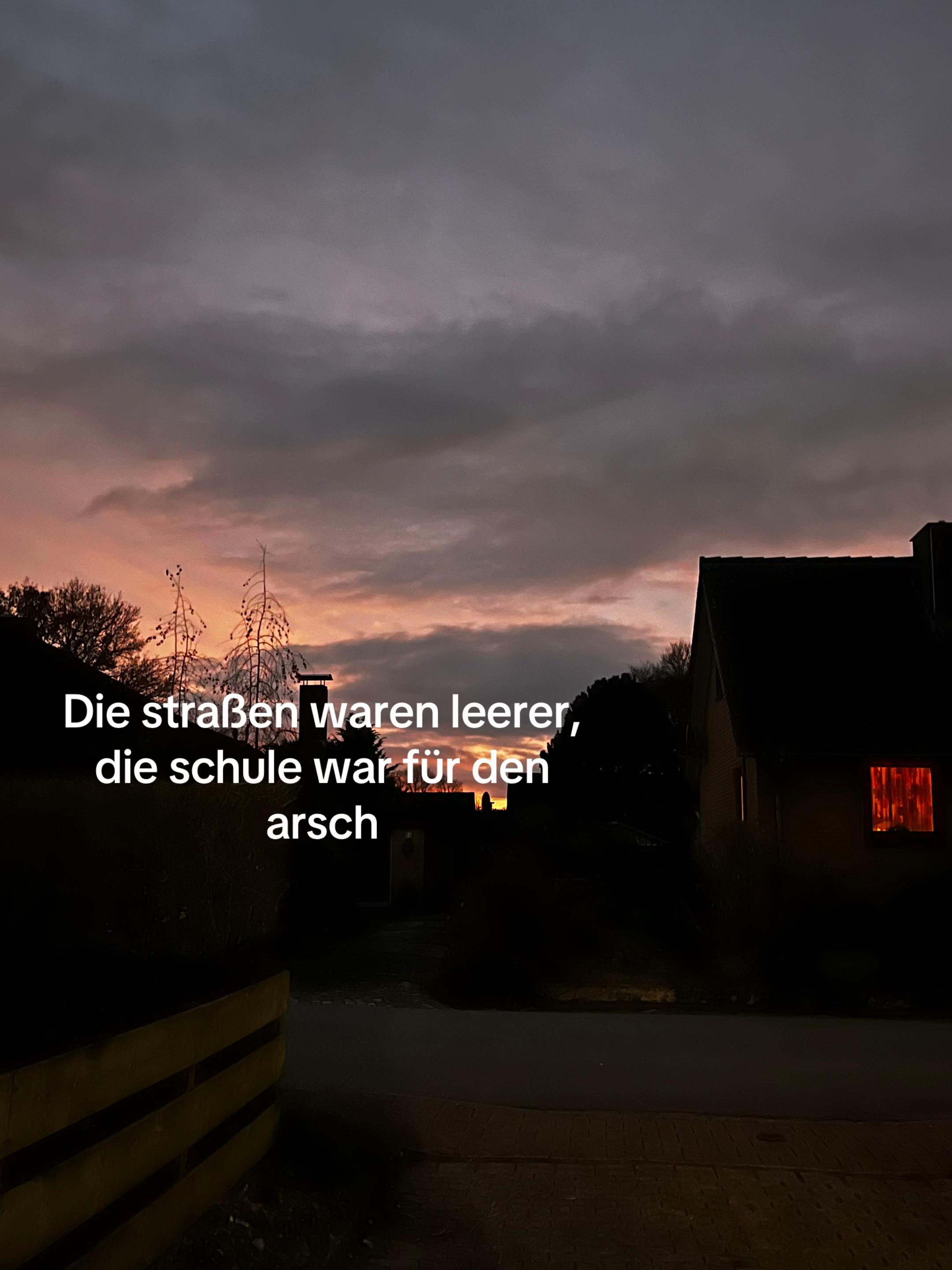 @👤