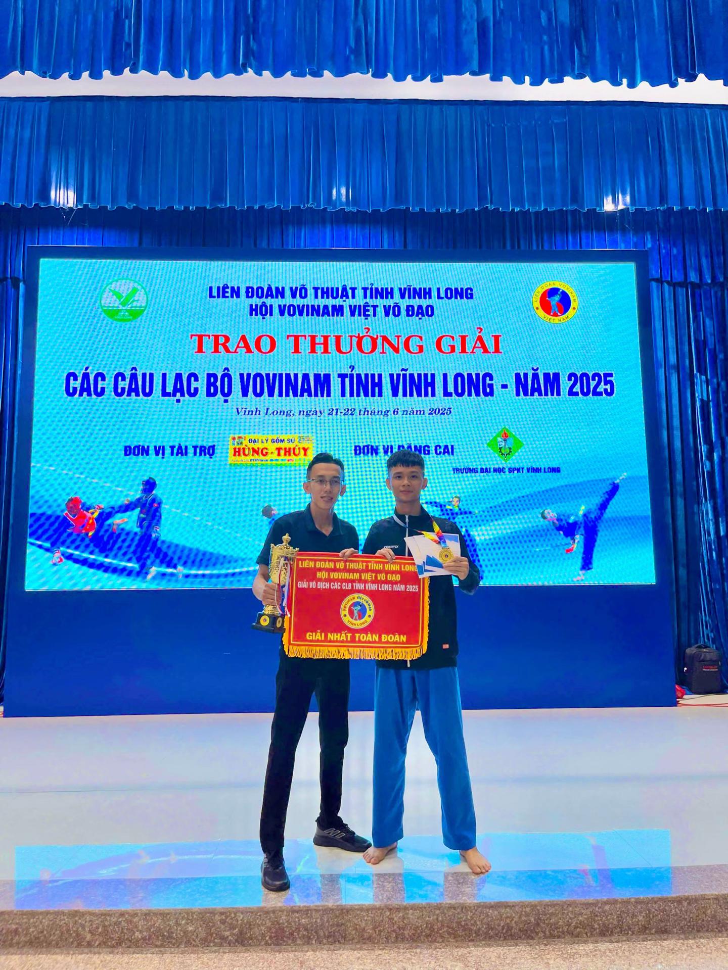 @Nờ am