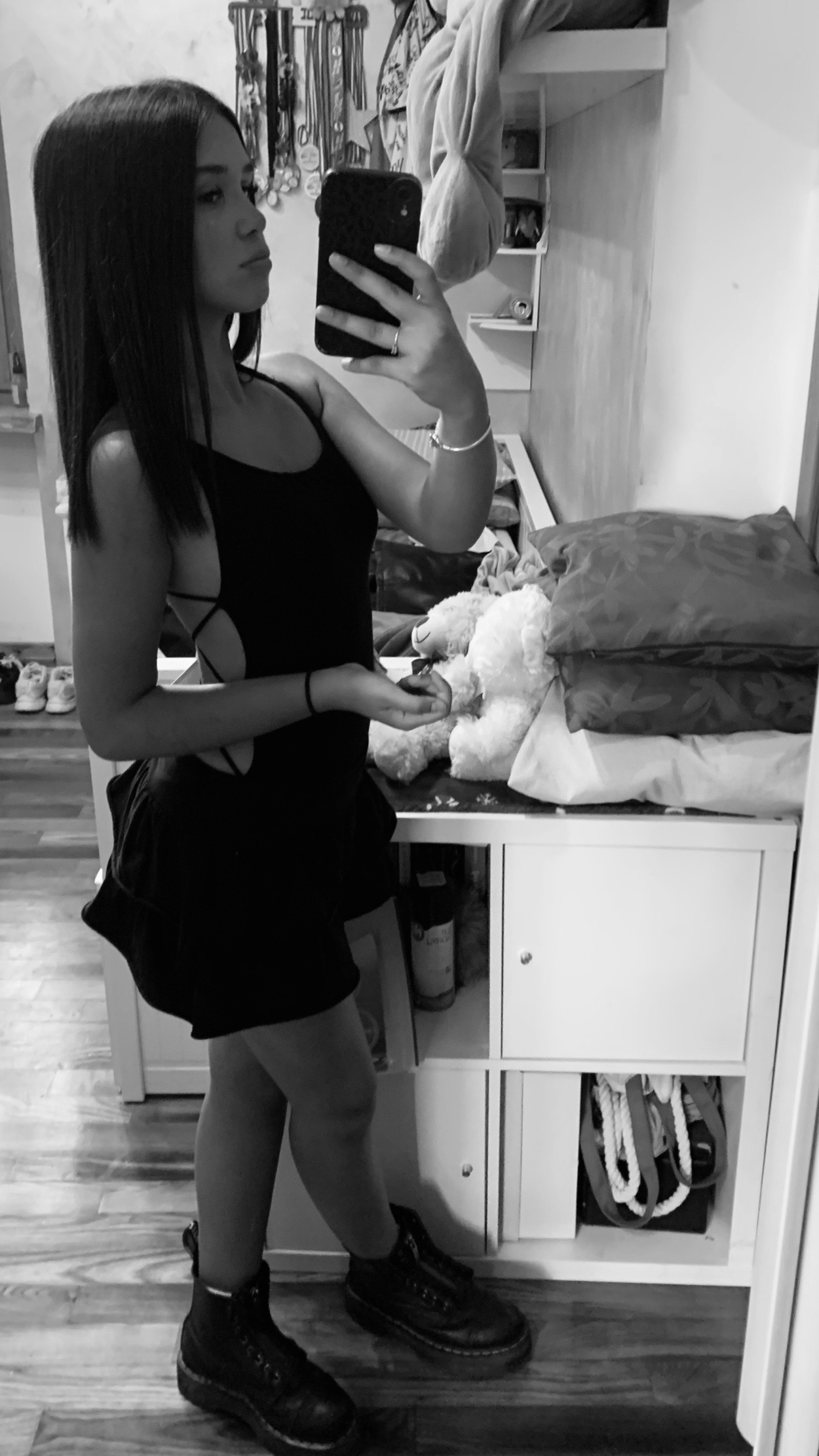 @𝐳𝐨𝐞