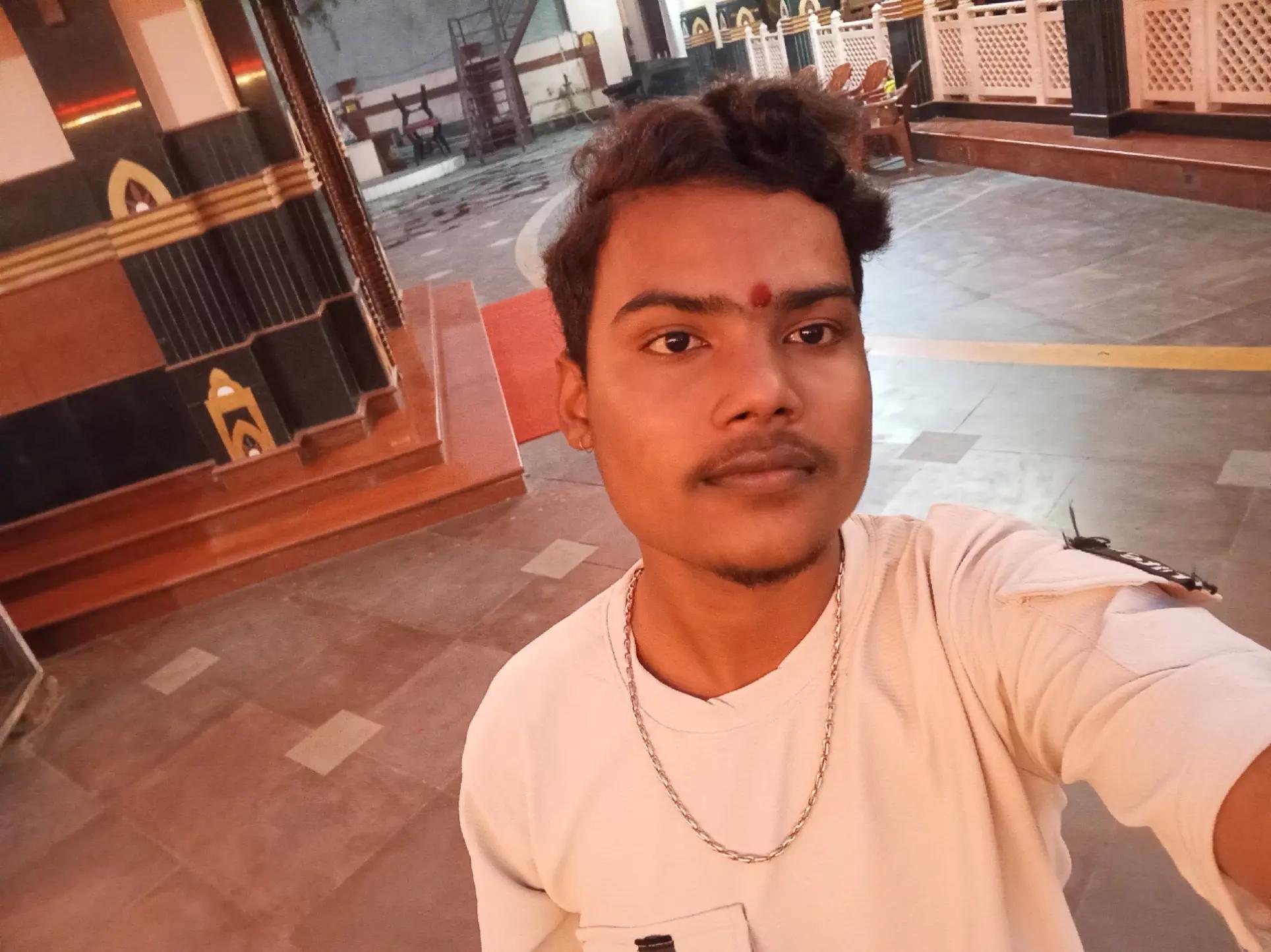 @T I T Λ N