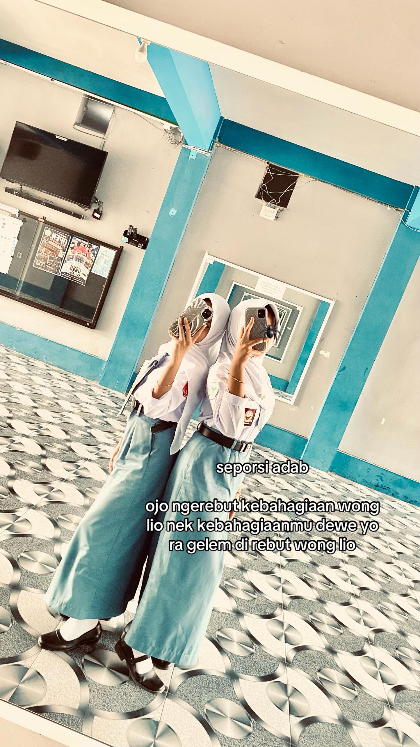 @adeee🤍