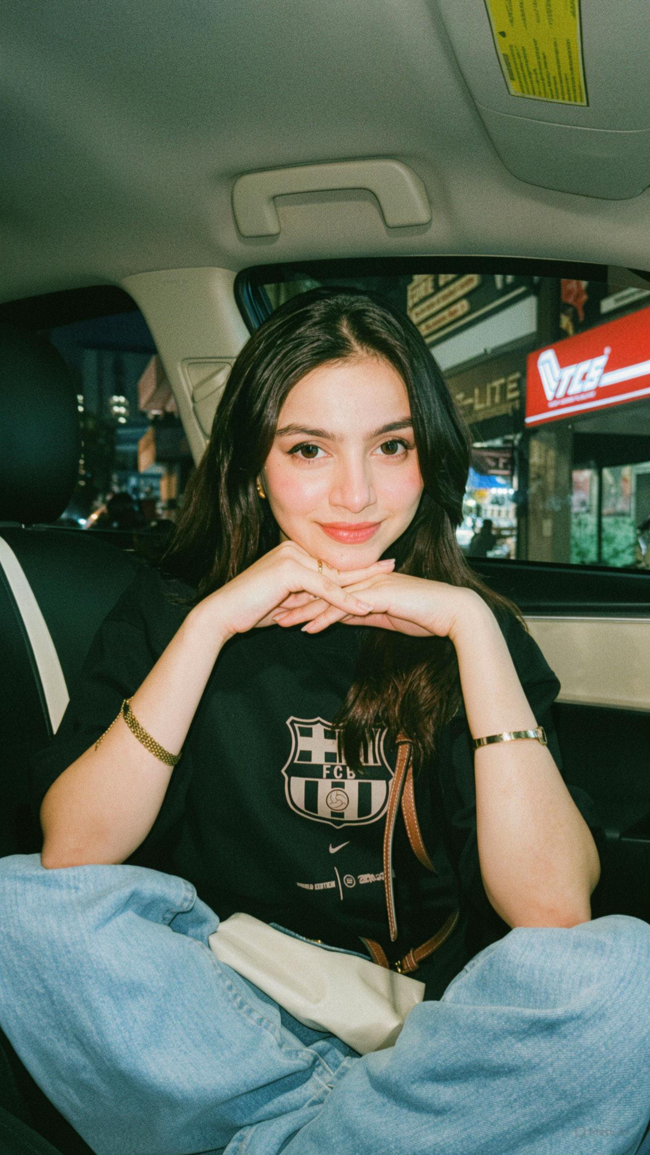 @fizzaamirrr